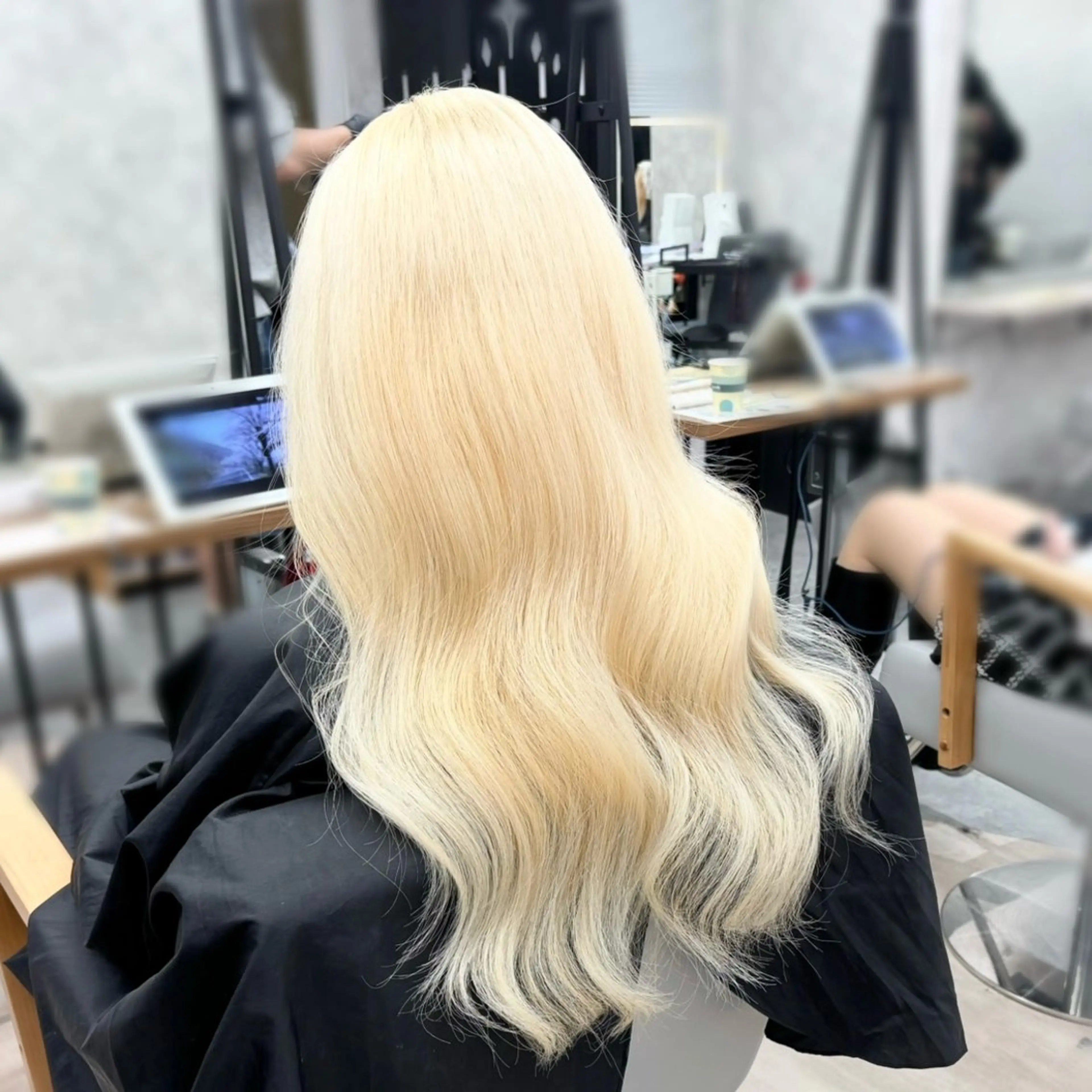 セミロング ヘアカラー トリートメント ハイトーン×エクステ 💞くるみのヘアスタイル