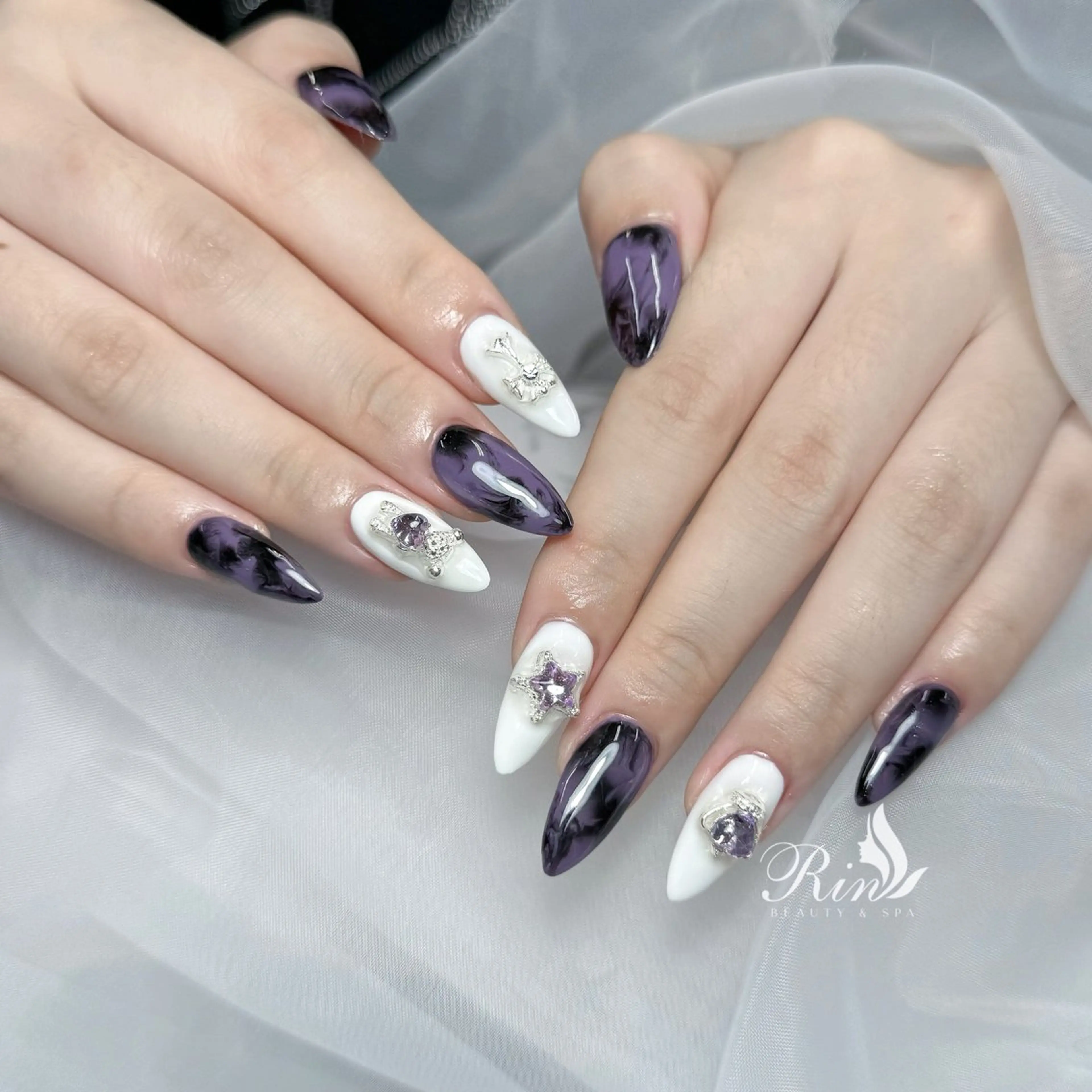 ネイル アートネイル 長さ出し ガーリー 韓国ネイル 持ち込み ハンドネイル Rin Nail所属・Emi Nailのネイルデザイン