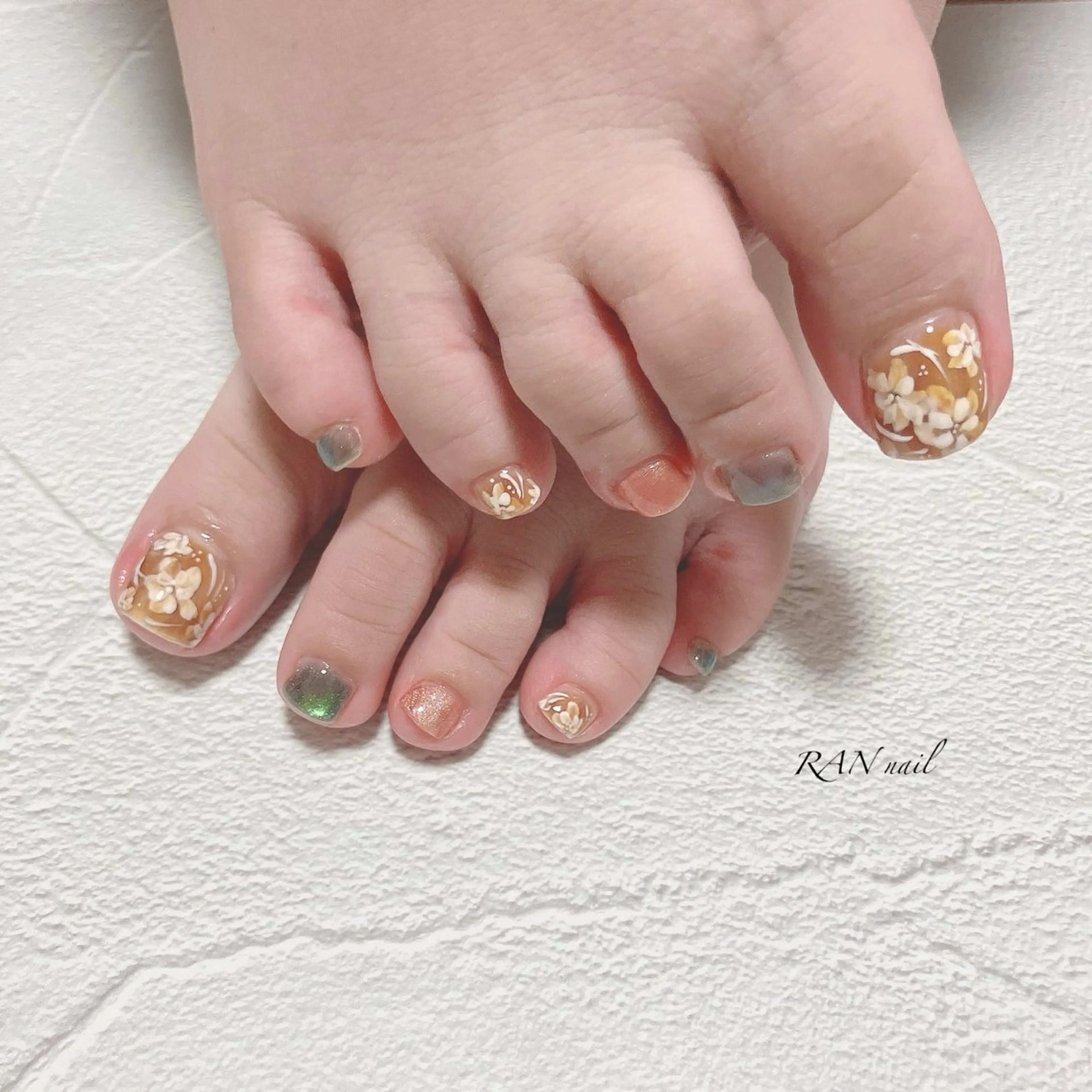 ネイル べっ甲ネイル フラワーネイル フットネイル マグネットネイル ニュアンスネイル ハンドネイル フットネイル RAN nail 〜ランネイル〜所属・RAN nailのネイルデザイン