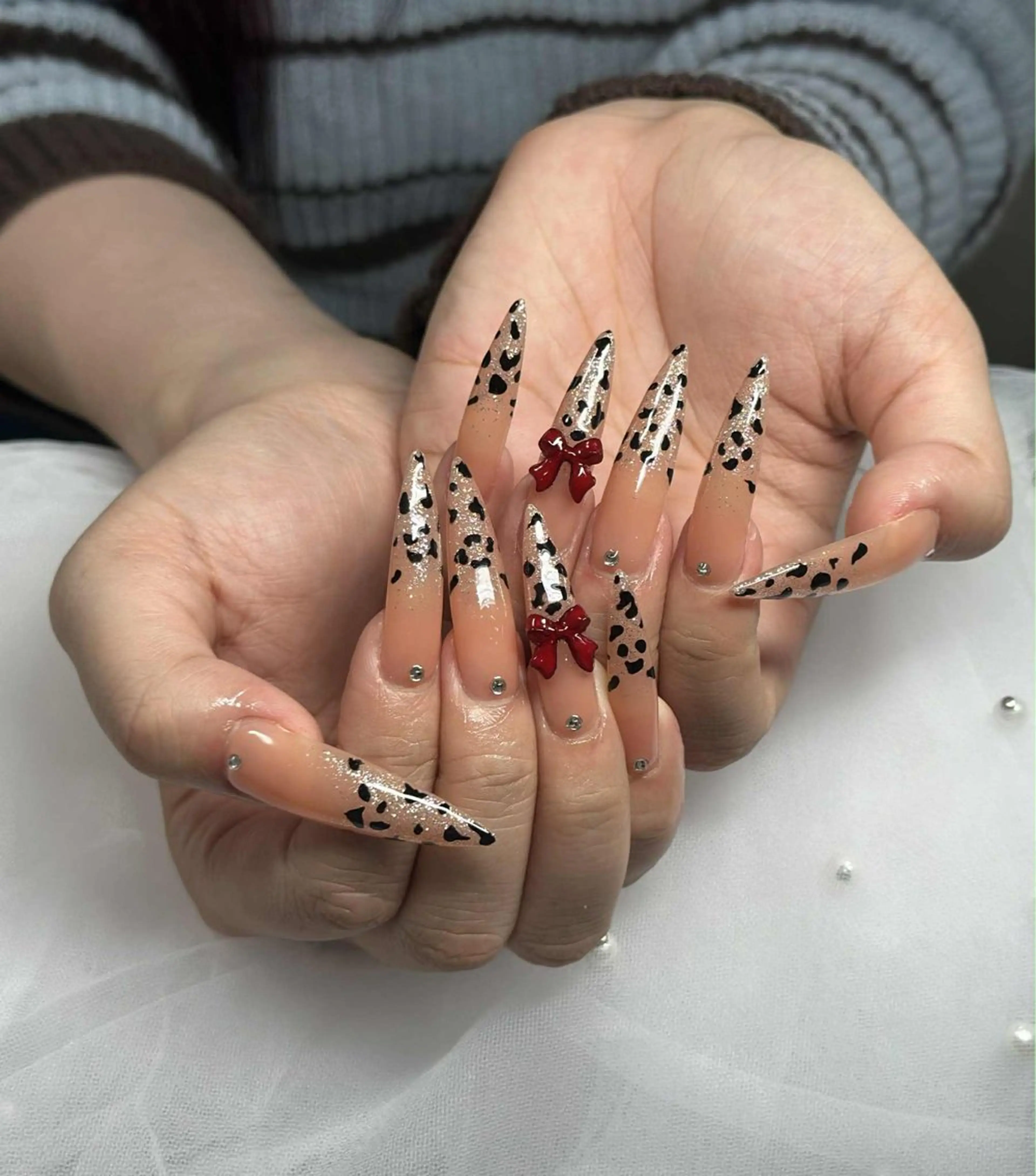 ネイル オーロラネイル フレンチネイル グラデーション 氷ネイル・うるうるネイル キラキラネイル ハンドネイル H.baby Nail Salonのネイルデザイン