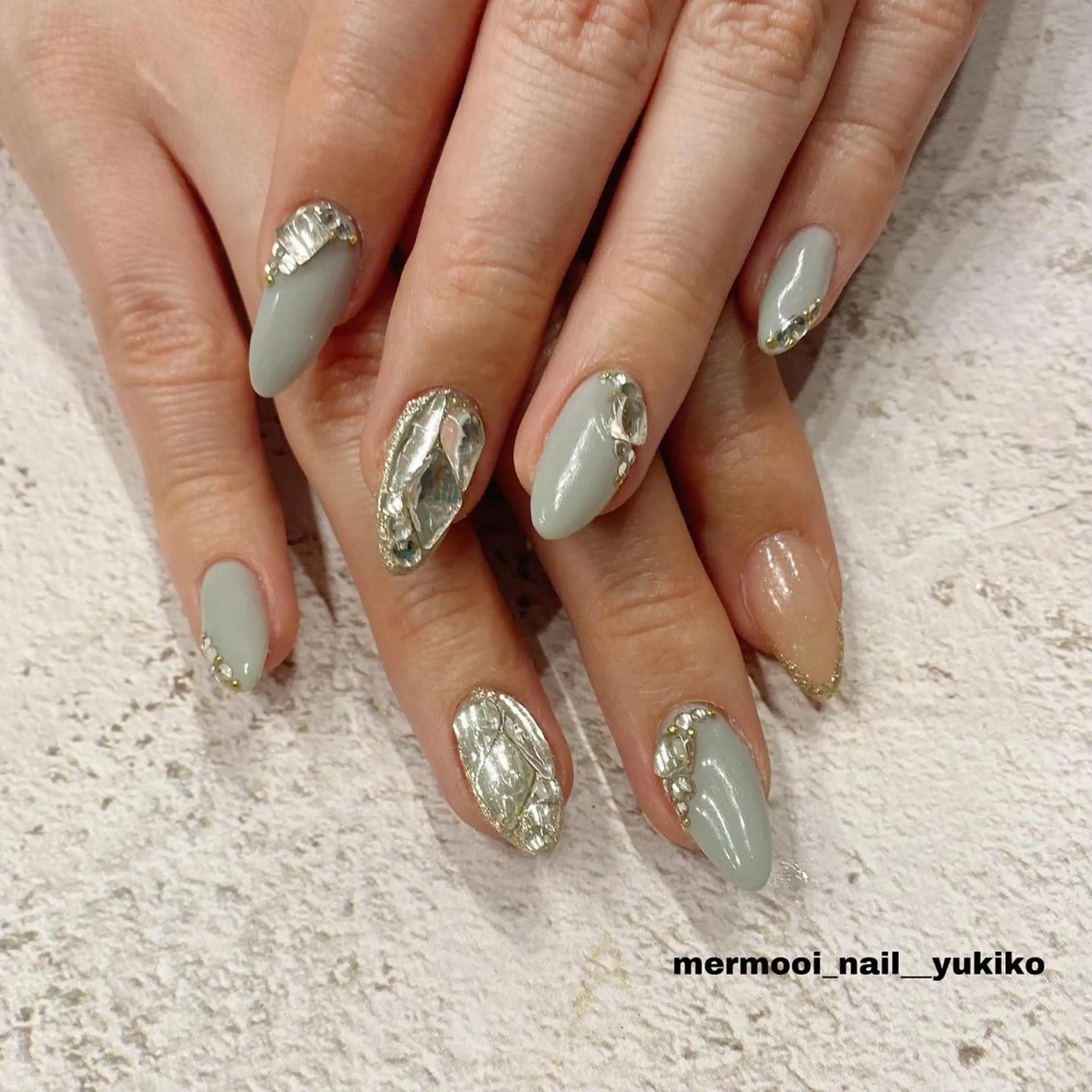 ネイル キラキラネイル 韓国ネイル ストーンネイル ワンホンネイル ハンドネイル mermooi nailのネイルデザイン