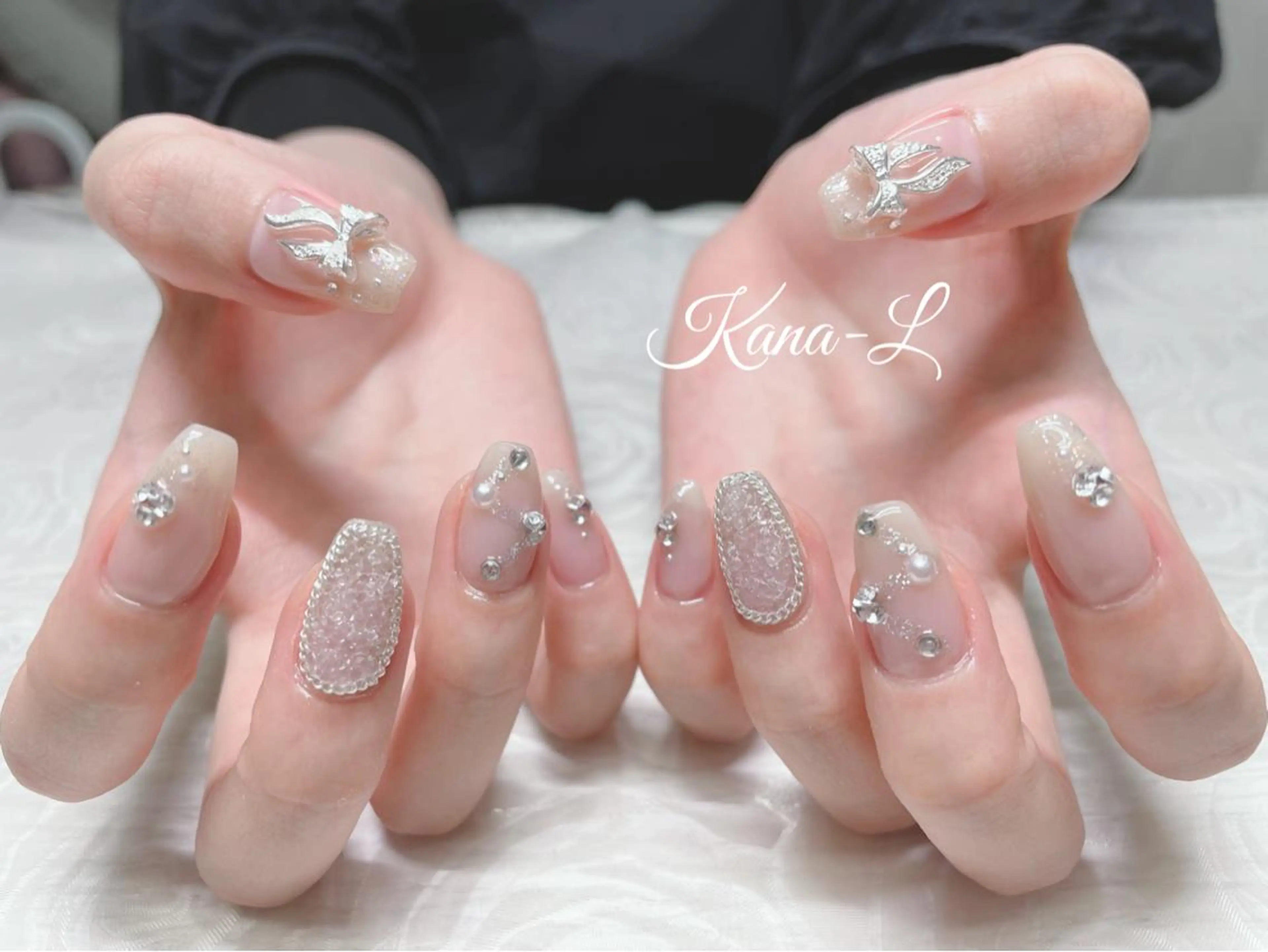 カラー ネイル 韓国ネイル リボン ワンホンネイル 冬ネイル 芦辺 香奈のネイルデザイン