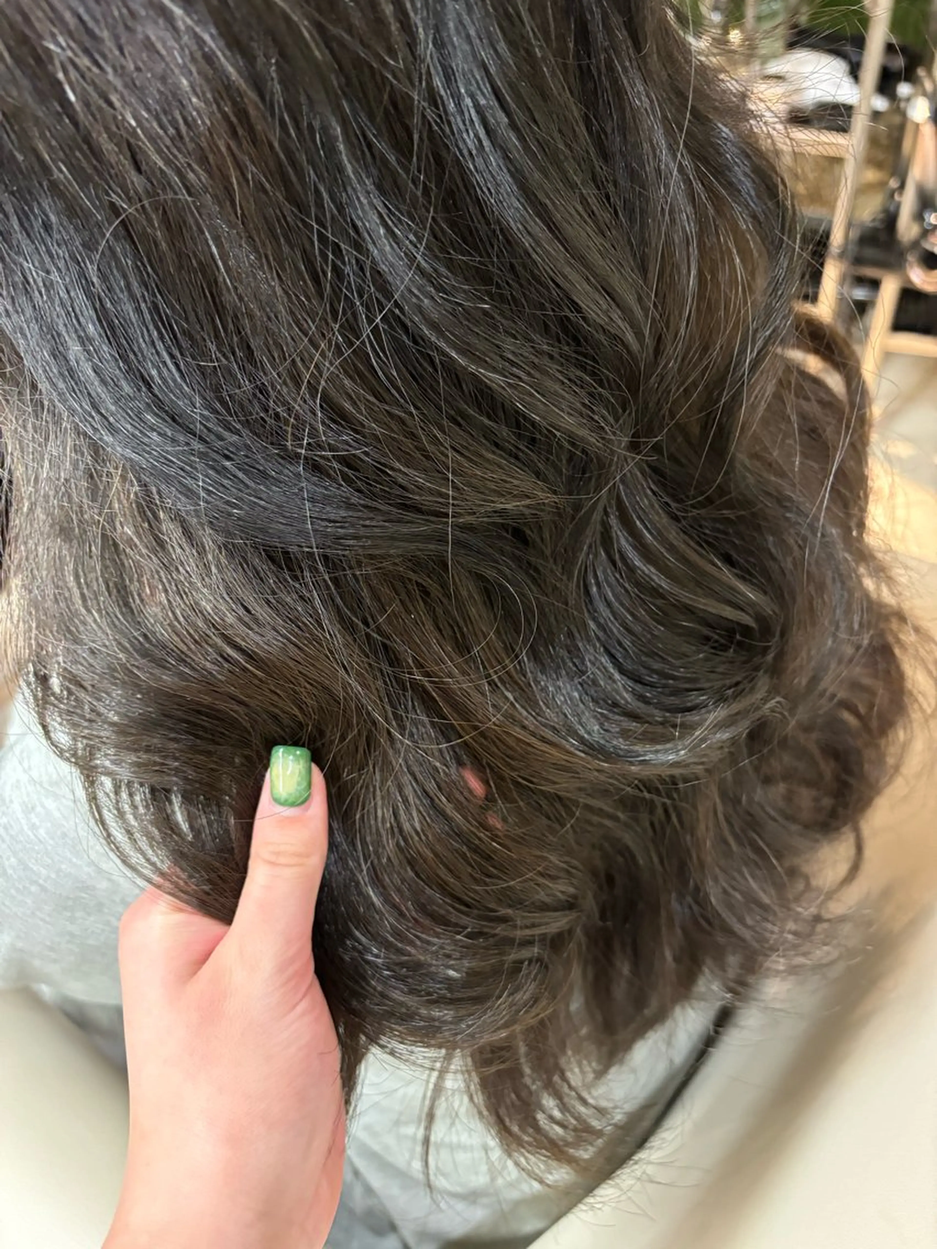 ロング カラー 伊藤 杏奈のヘアスタイル