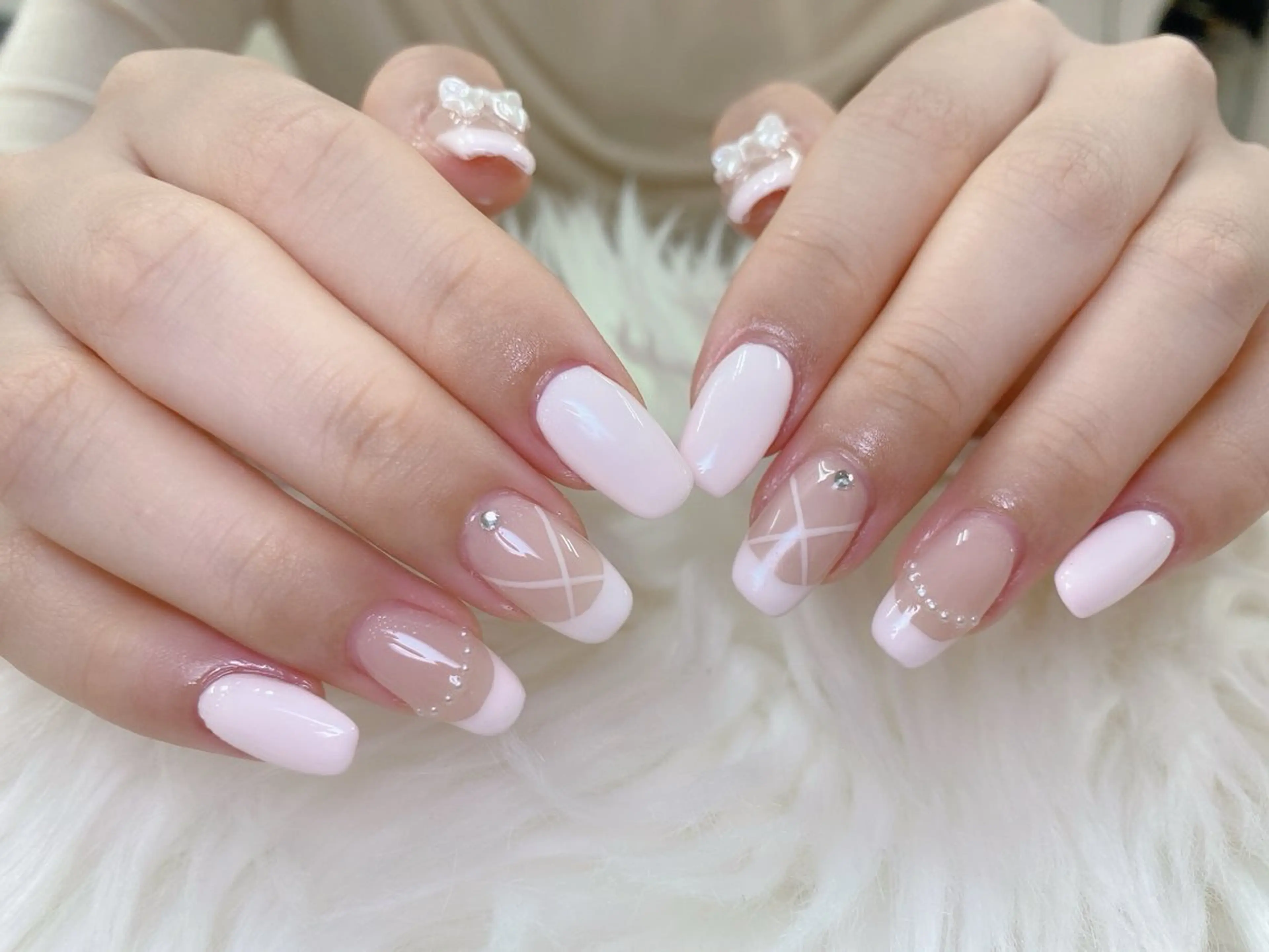 ネイル フレンチネイル グラデーション キラキラネイル 韓国ネイル マグネットネイル ハンドネイル ハンドケア Hara Nail 【パラジェル】のネイルデザイン