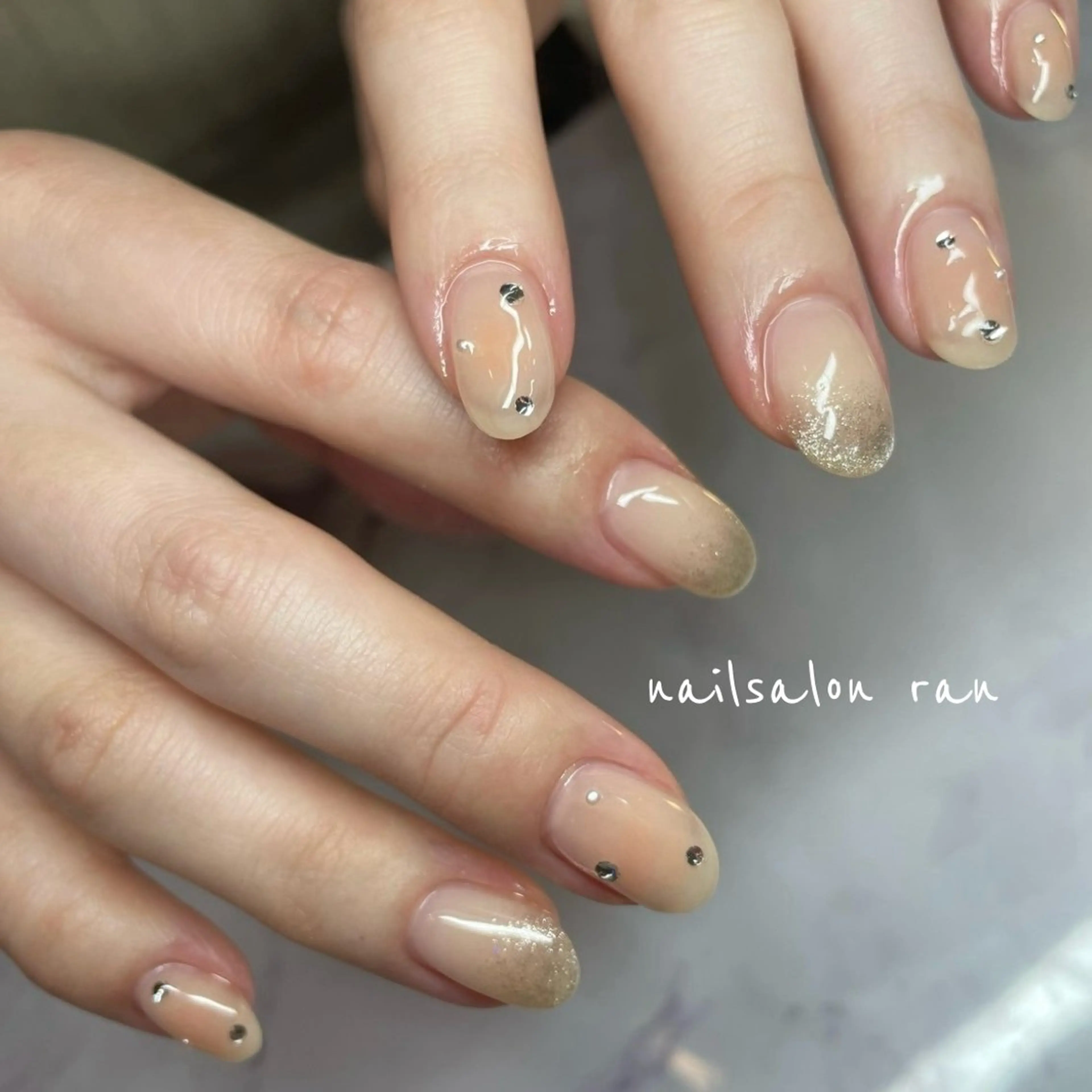 ネイル ラメ(グリッター) ラメグラデーション ハンドネイル ハンドケア nailsalon ranのネイルデザイン