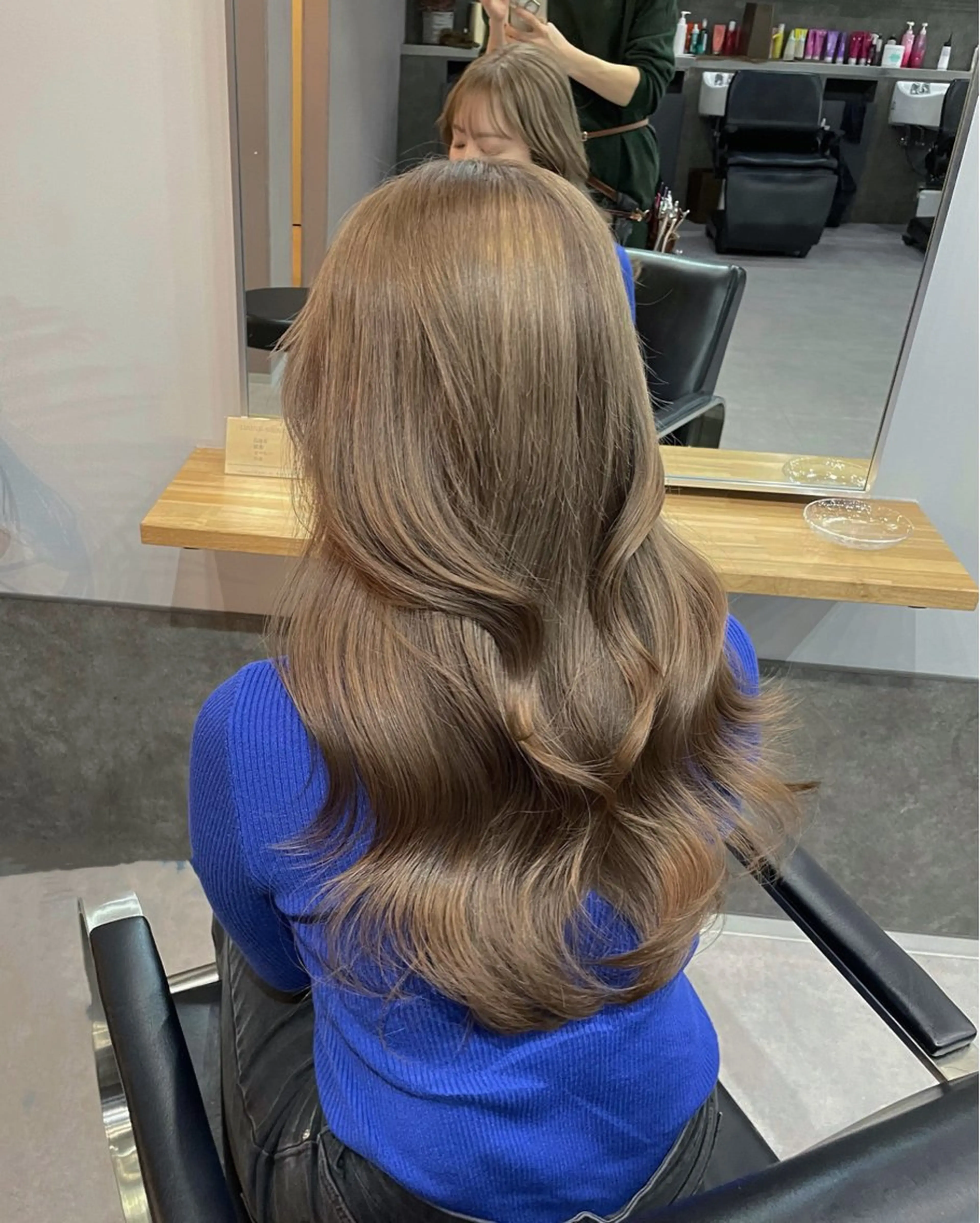 ロング カラー ヘアカラー ミルクティーベージュ ❤︎レイヤー　MIAのヘアスタイル