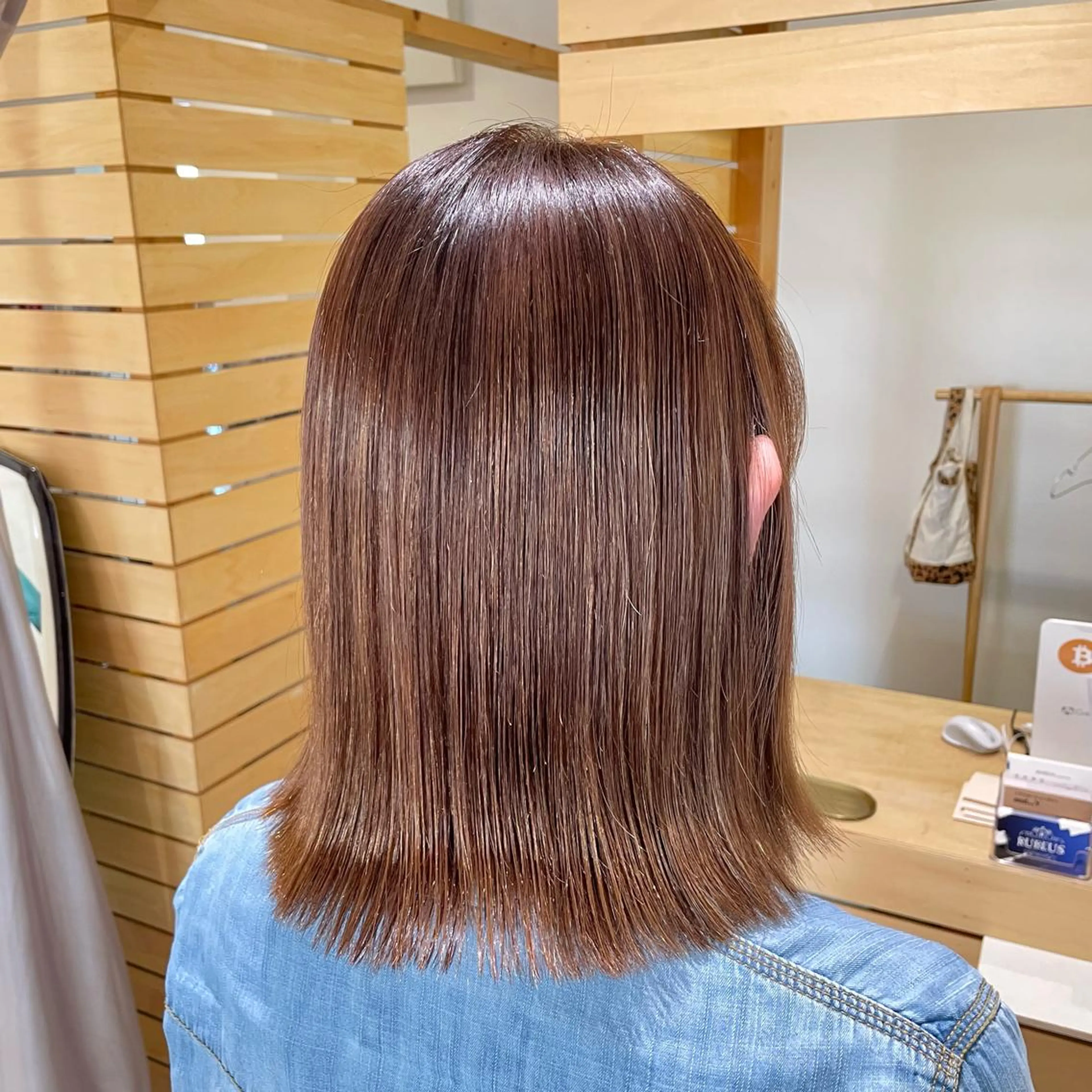 ミディアム カラー ブリーチ ヘアカラー トリートメント RUBEUS【ルベウス】所属・✨艶々カラー🎨 杉本賢人のヘアスタイル