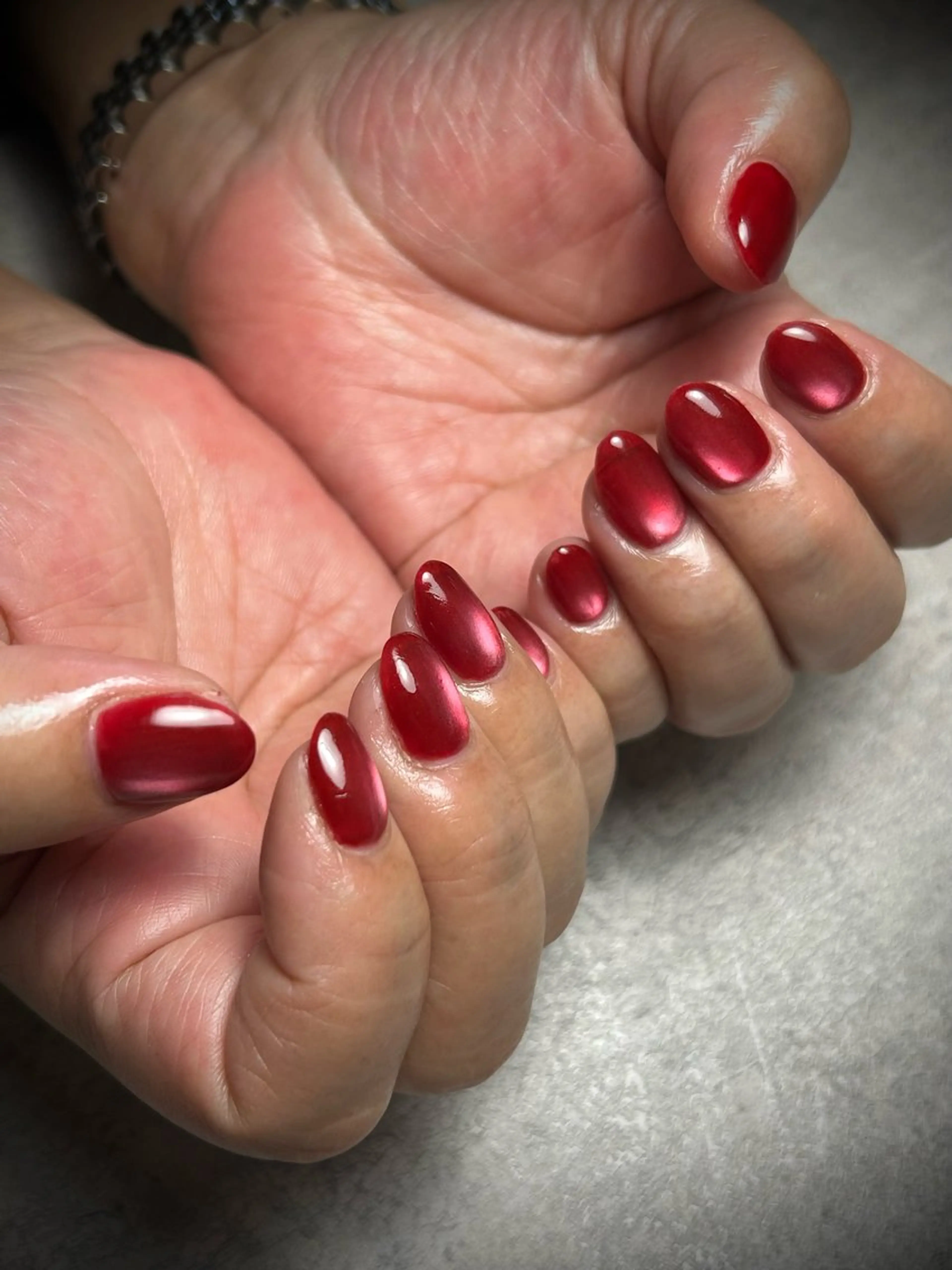 ネイル マグネットネイル 赤色 冬ネイル クリスマス 片岡 ひかるのネイルデザイン