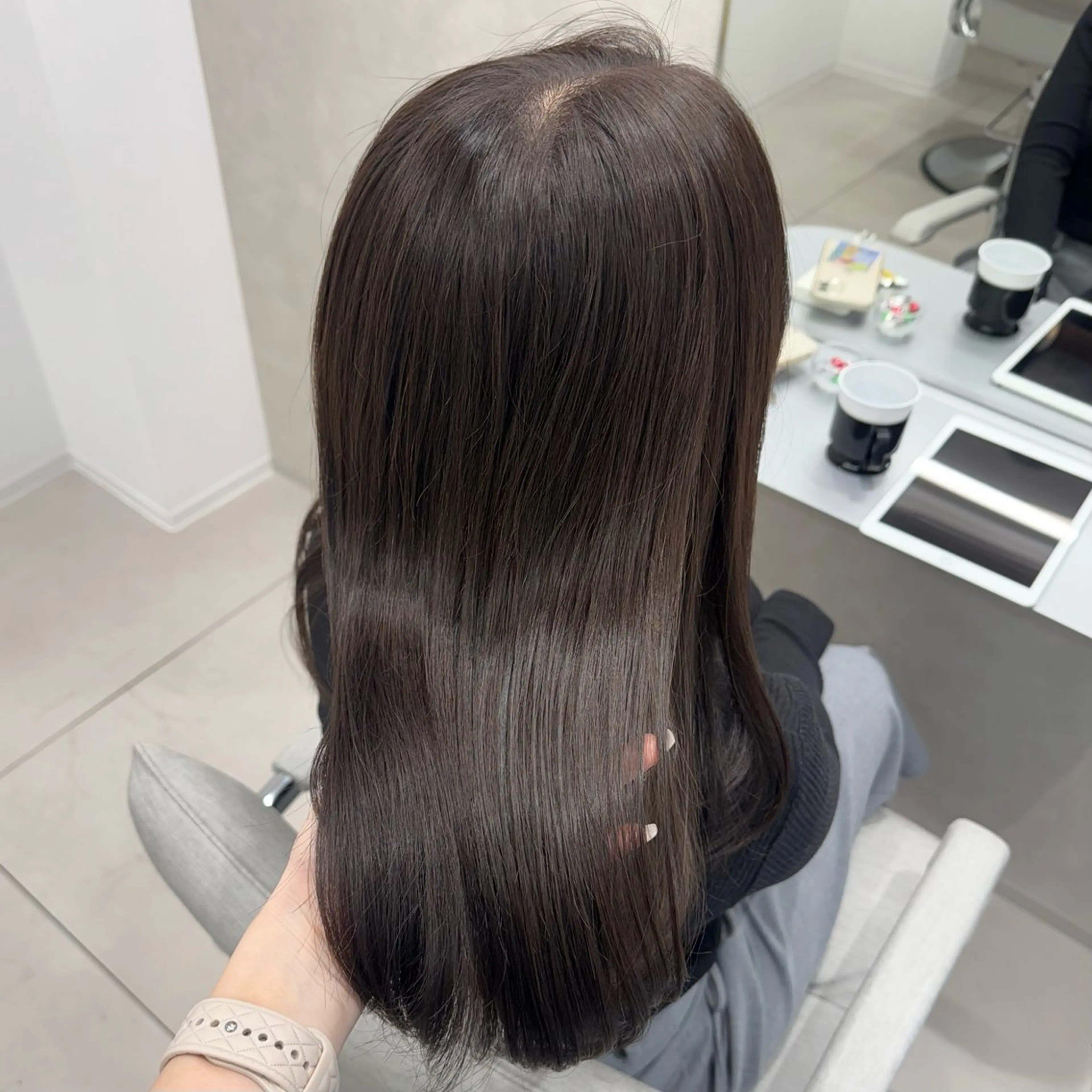 セミロング カラー ショコラグレージュ グレージュ カット ヘアカラー 澤 佑華 🎀 透明感カラーのヘアスタイル