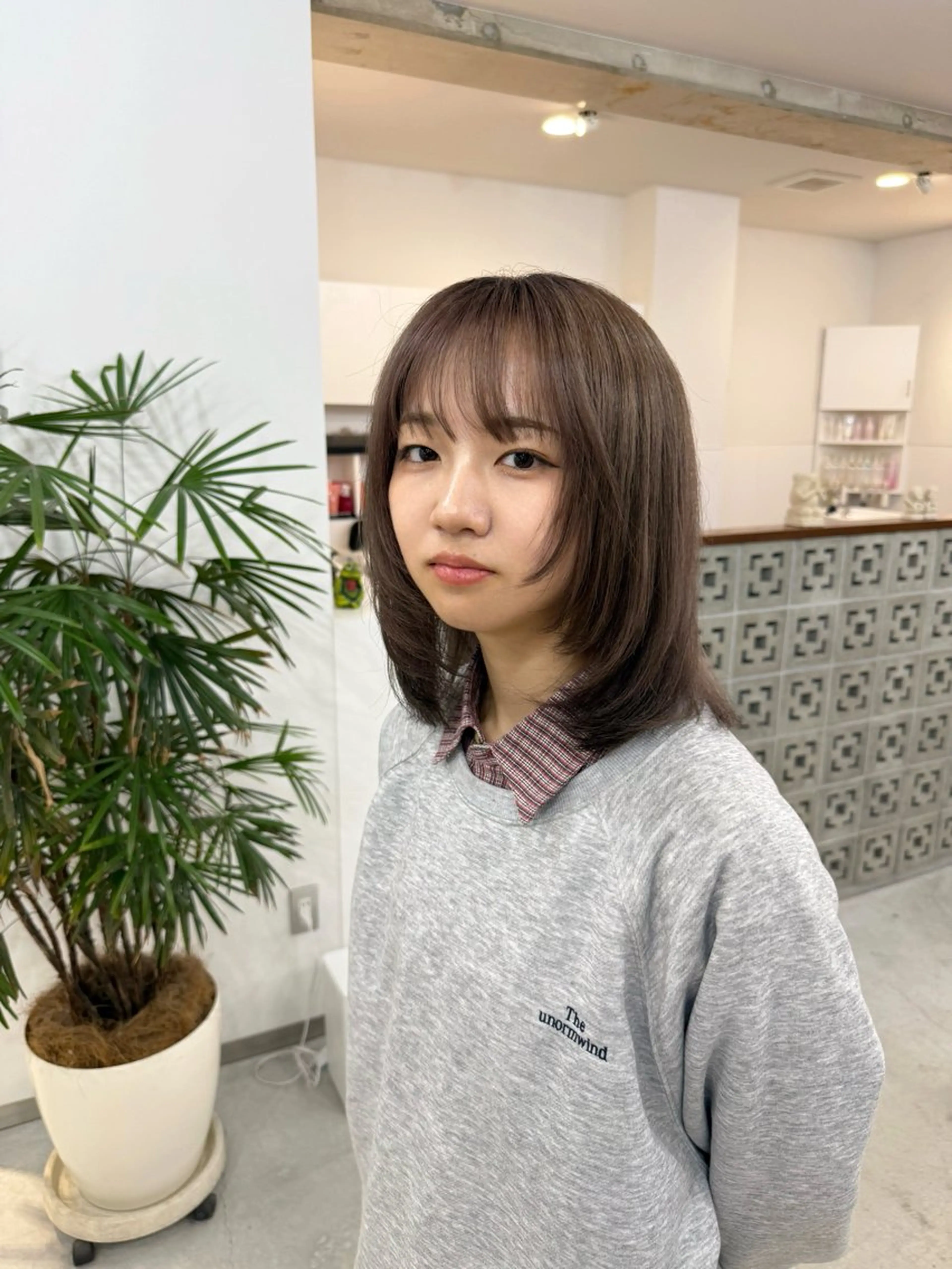 ミディアム カラー ブラウンカラー 顔周りカット レイヤーカット カット ヘアカラー トリートメント カイリ /レイヤーカットのヘアスタイル