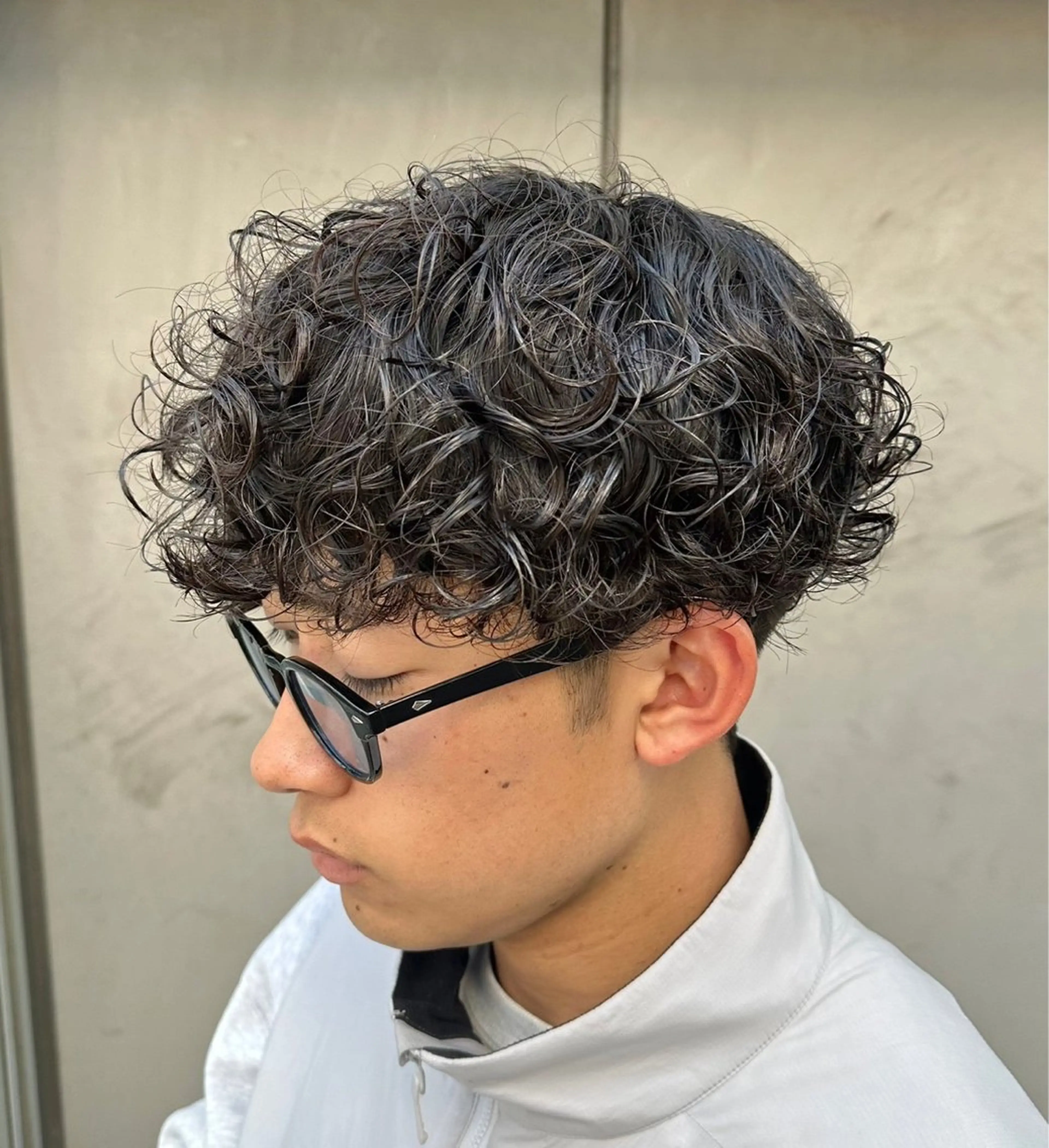 パーマ メンズ メンズブリーチ センターパート メンズハイライト メンズハイトーン マッシュ メンズ特化💎 nayu❄️のヘアスタイル