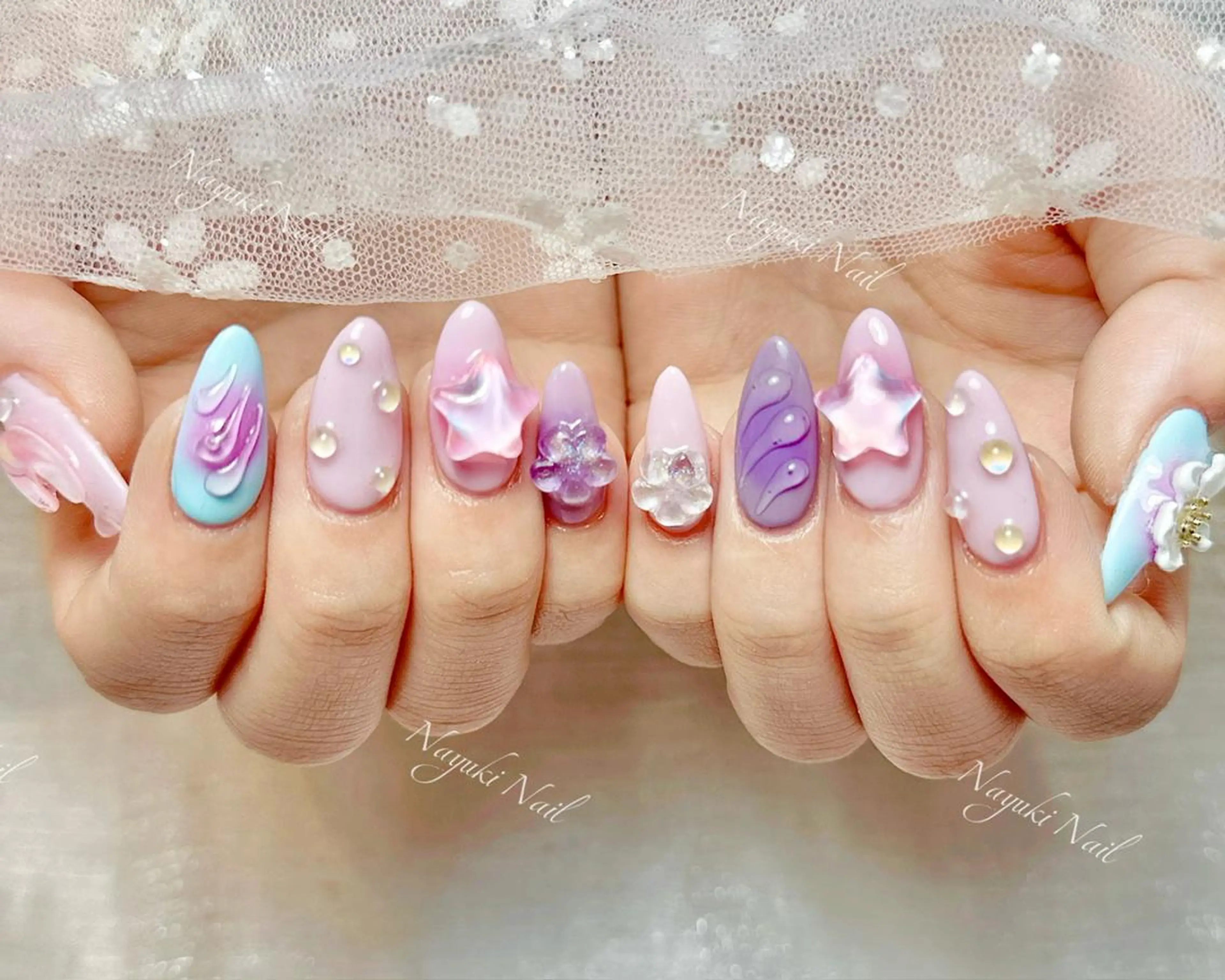 ネイル 🦋 Queenieのネイルデザイン