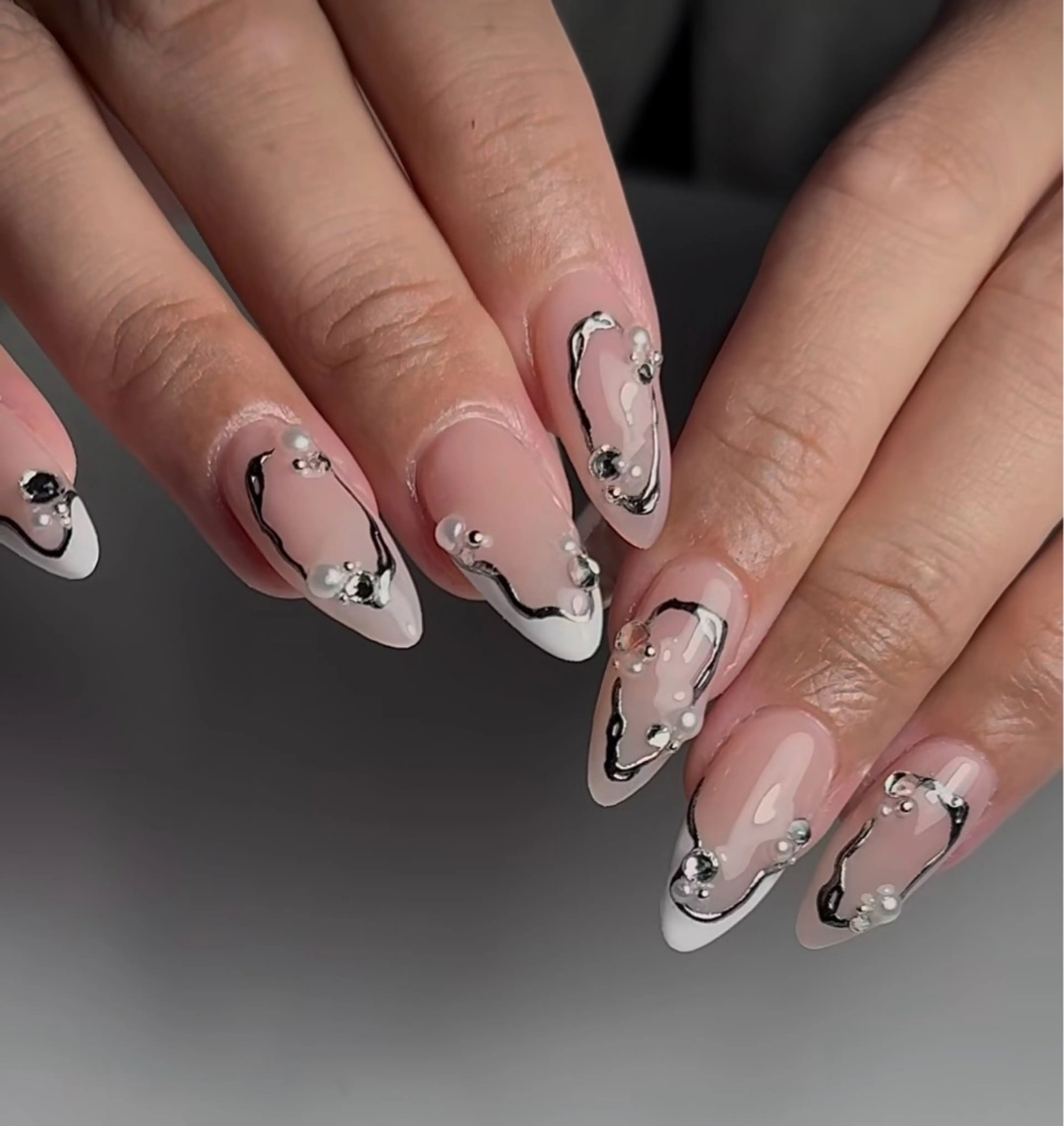 ネイル アートネイル ジェルネイル キラキラネイル ミラーネイル ニュアンスネイル ハンドネイル Ryu Nail Studio所属・Ryu Nail 新大久保のネイルデザイン
