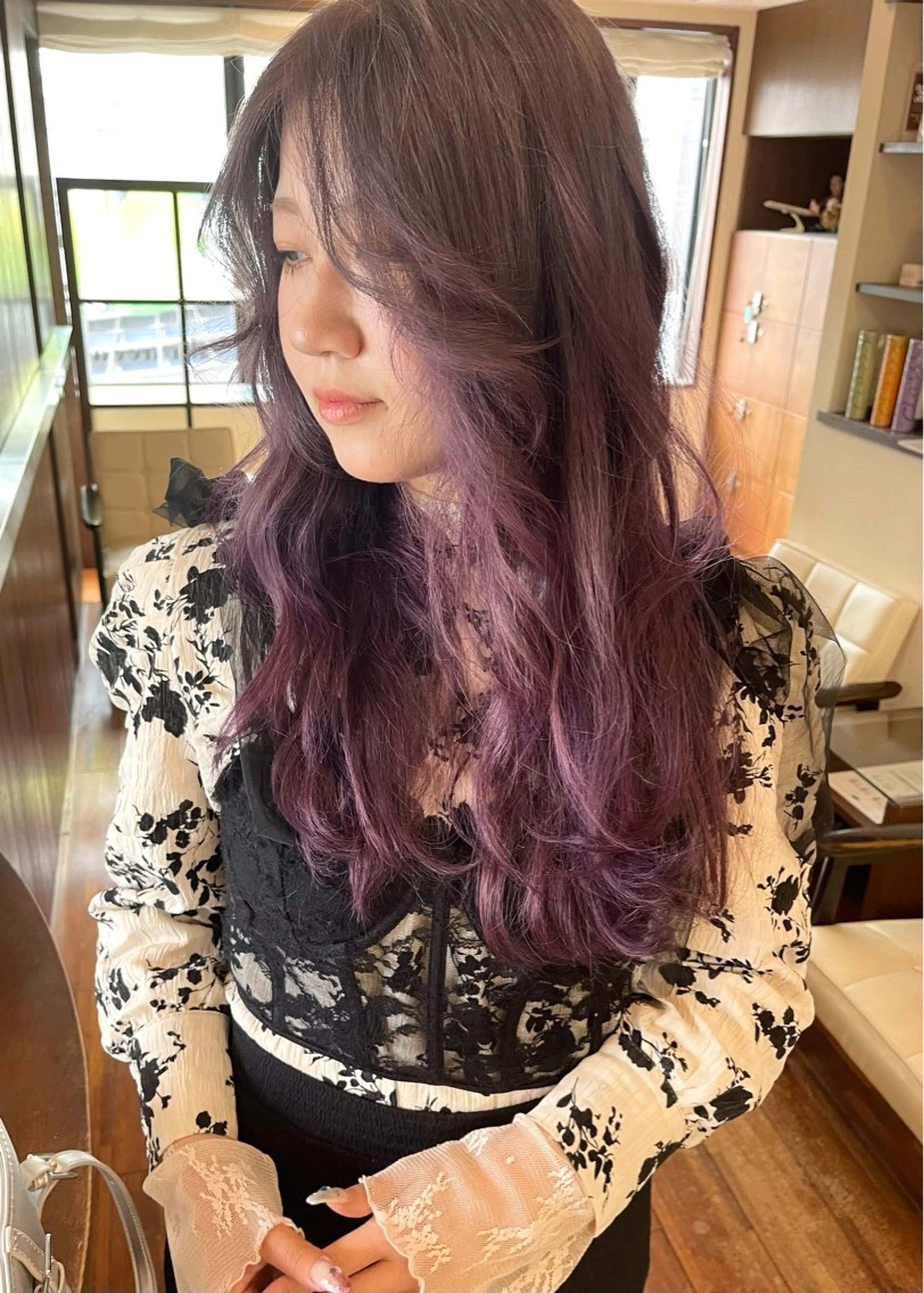 ロング カラー グラデーションカラー ラベンダーカラー カット ヘアカラー トリートメント 髪質改善ｶﾗｰ ｹｱﾌﾞﾘｰﾁ/ﾀﾑのヘアスタイル