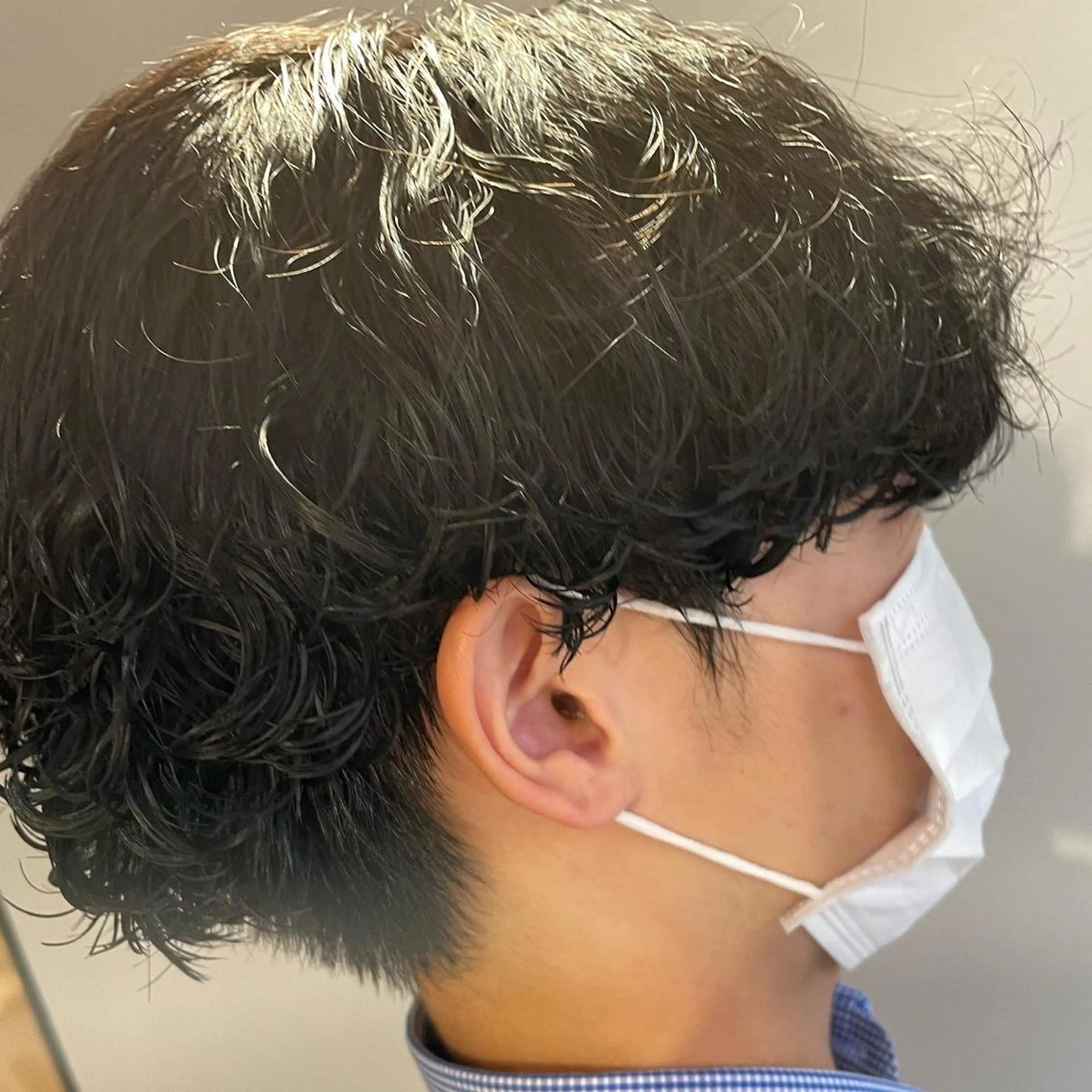 カラー 黒髪 ブルーカラー ブルーブラック ブラウンカラー 大賀 チサトのヘアスタイル
