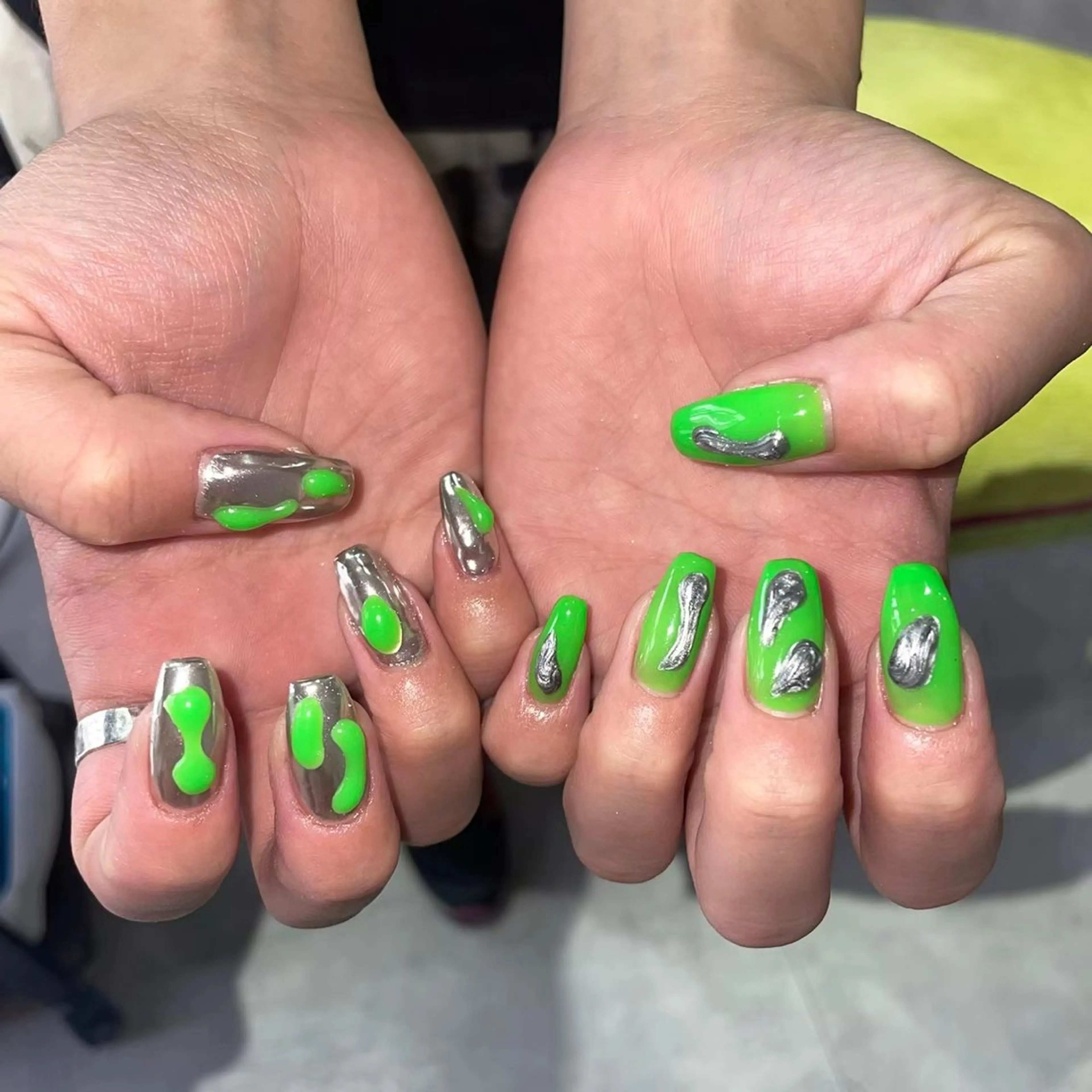 ミディアム 小川 柚香のネイルデザイン