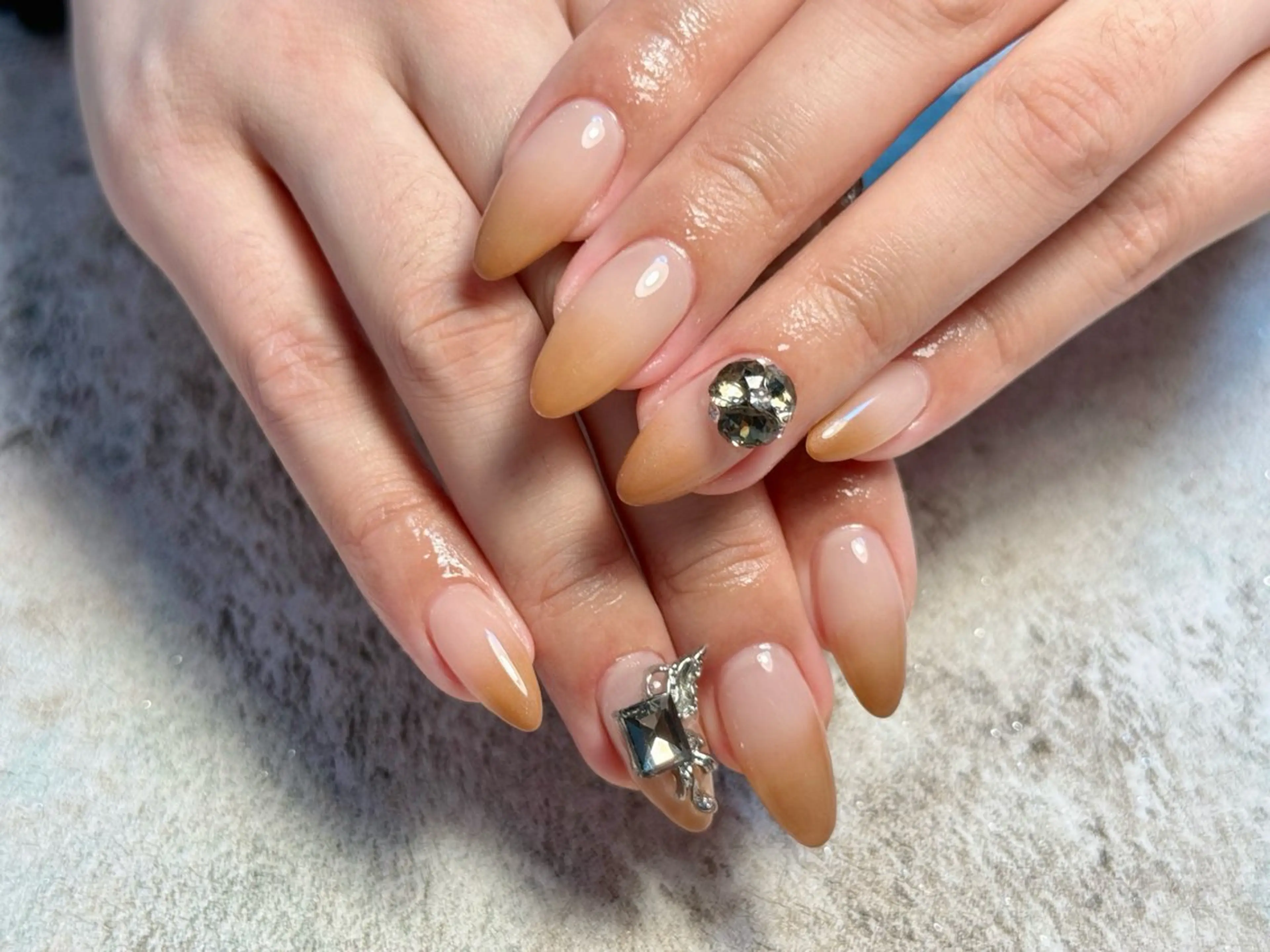 ネイル Rola kira nail salon所属・麗 レイのネイルデザイン