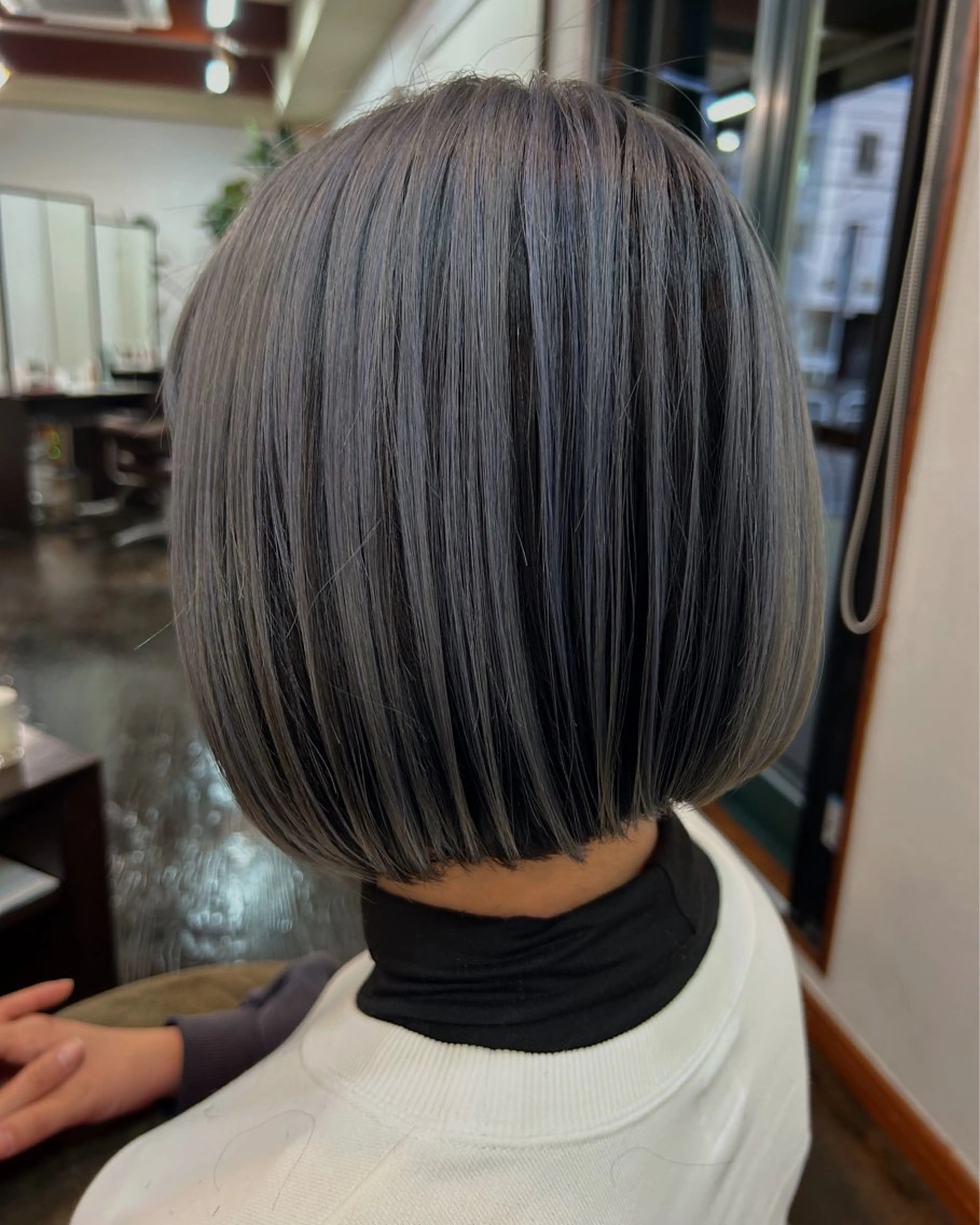 カラー シルバー 坂本 瑞季のヘアスタイル