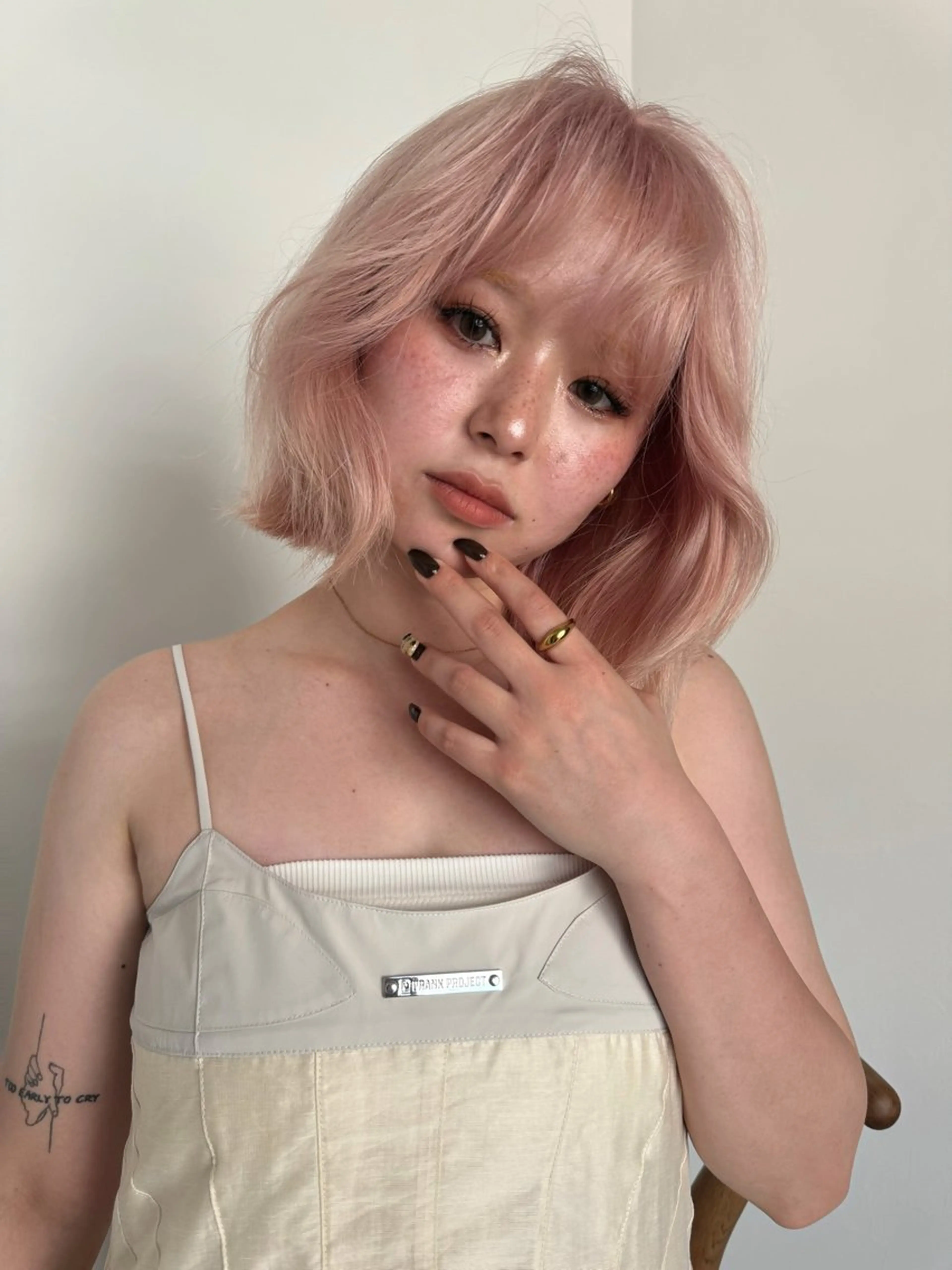 ミディアム カラー ベージュカラー ブリーチ ケアブリーチ ハイトーンカラー ピンクカラー カット ヘアカラー トリートメント 🩷ハイトーン透明感 レイヤー🩷ユリカのヘアスタイル