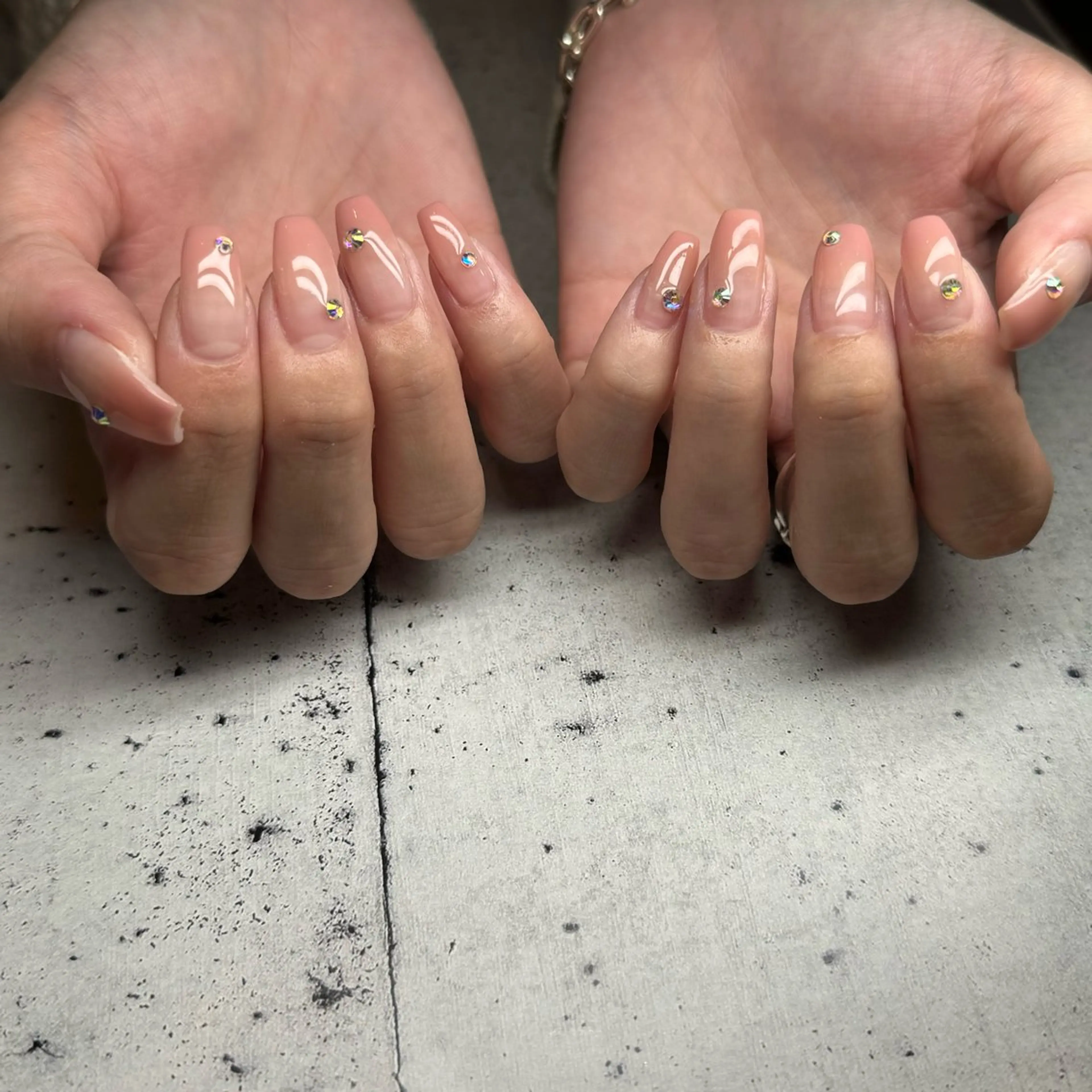 ネイル ピンク ハンドネイル 𝐫𝐚𝐢 𝐧𝐚𝐢𝐥の眉毛・アイブロウイメージ