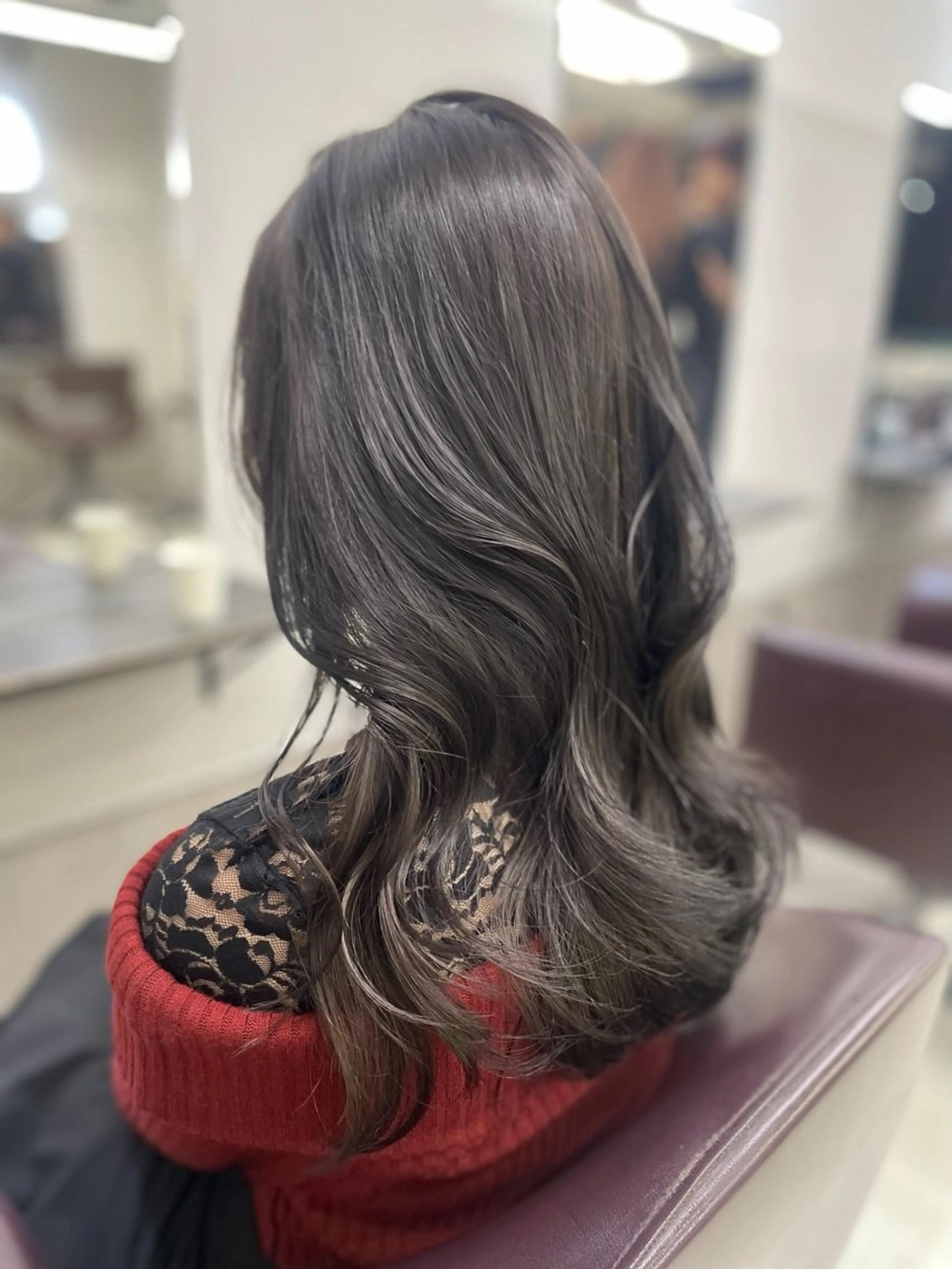 セミロング AIRI layer cut hairのヘアスタイル
