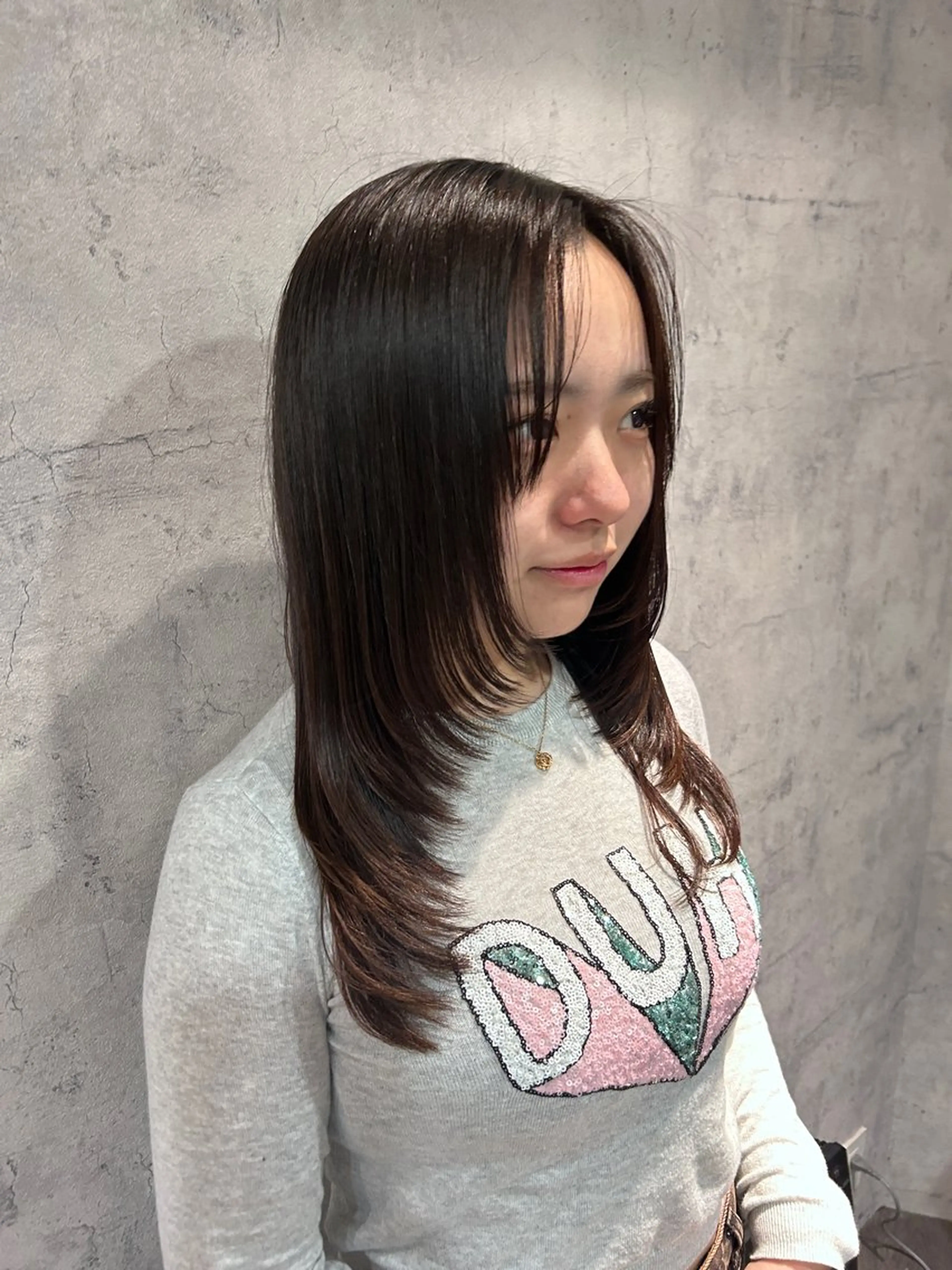 ロング ハイトーン🇰🇷 19歳美容師アリルのヘアスタイル