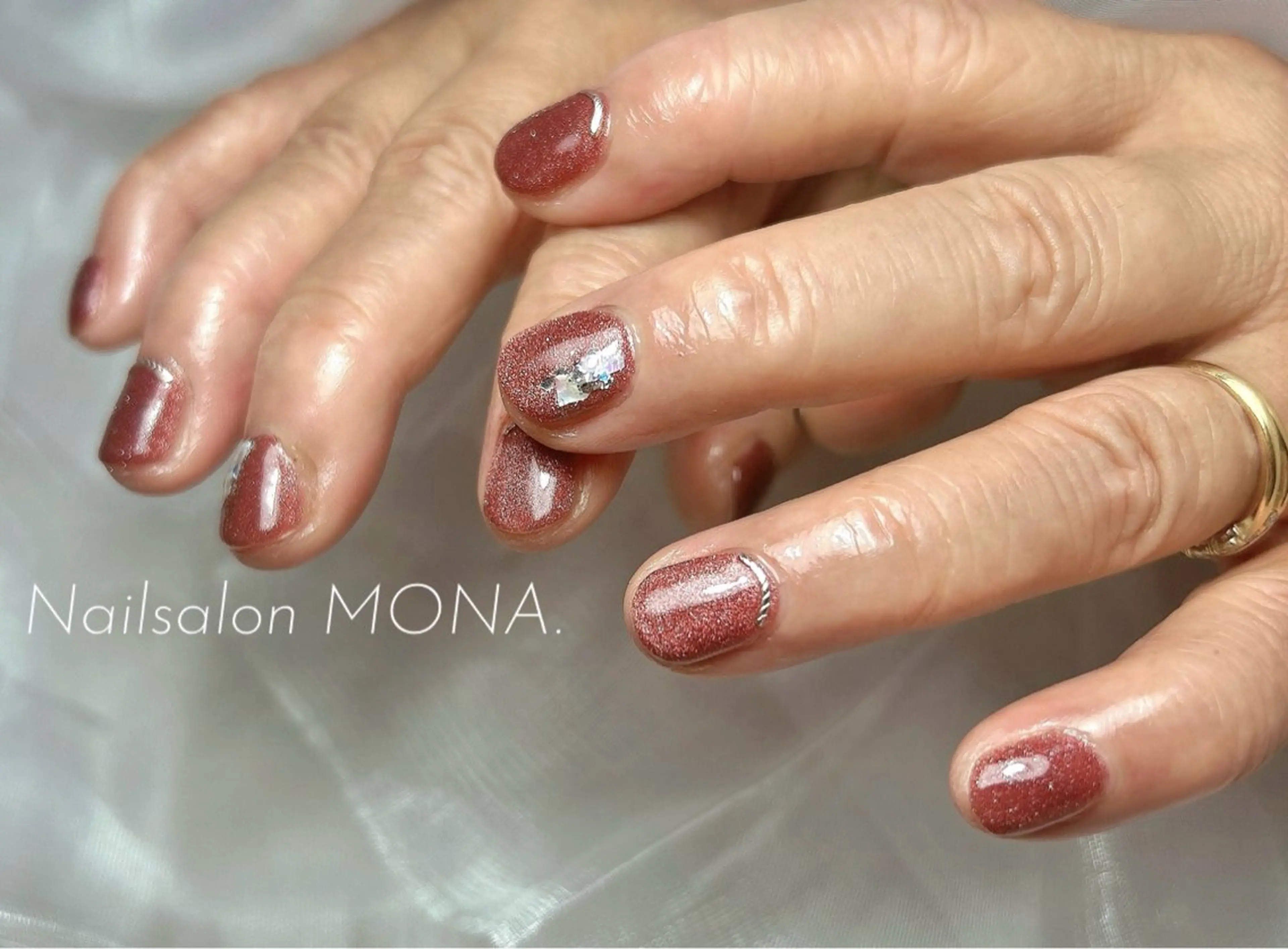 ネイル フラッシュネイル マグネットネイル ワンカラーネイル ハンドネイル Nailsalon MONA.のネイルデザイン