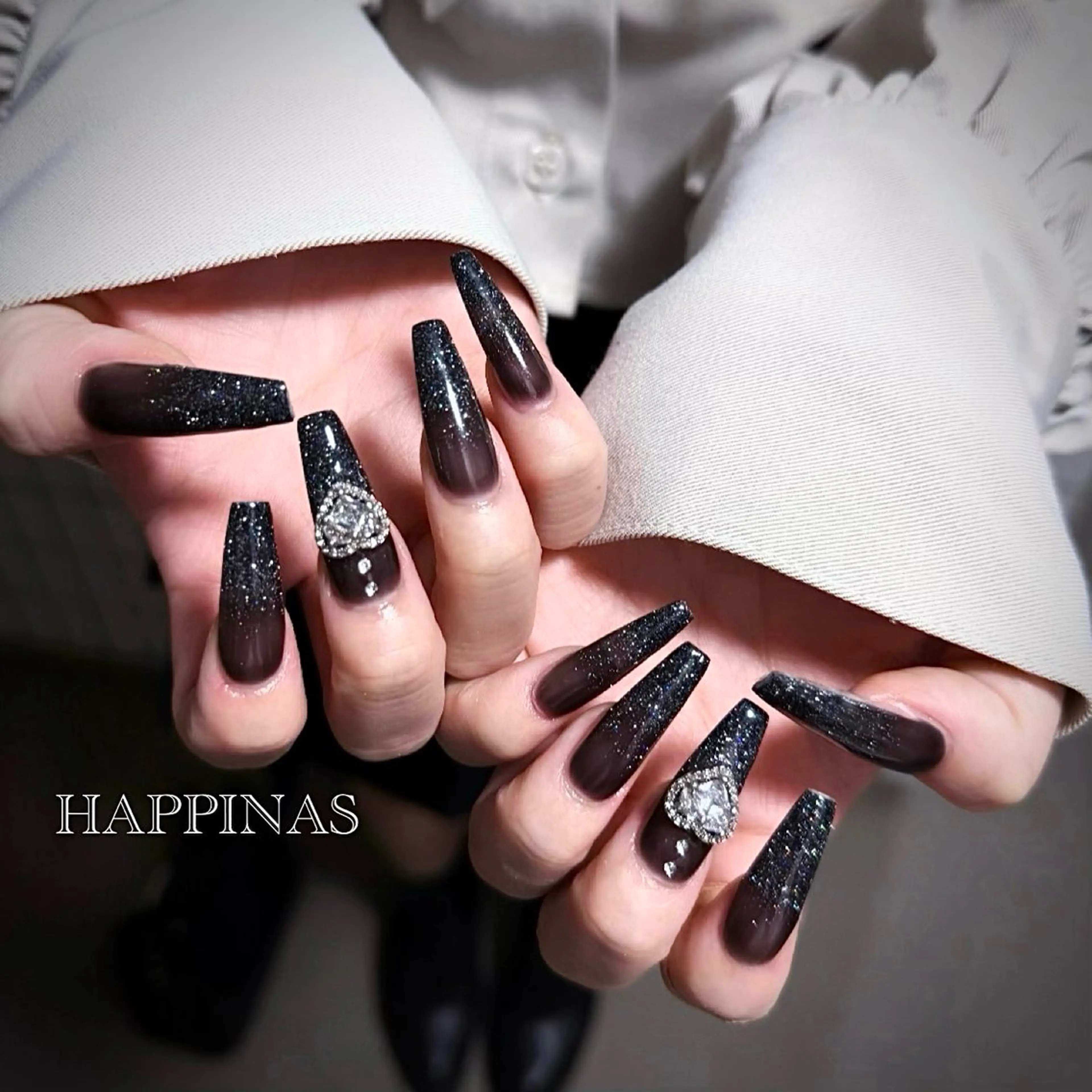 ネイル フラッシュネイル グラデーション キラキラネイル スカルプネイル ハンドネイル HAPPINAS ののかのネイルデザイン