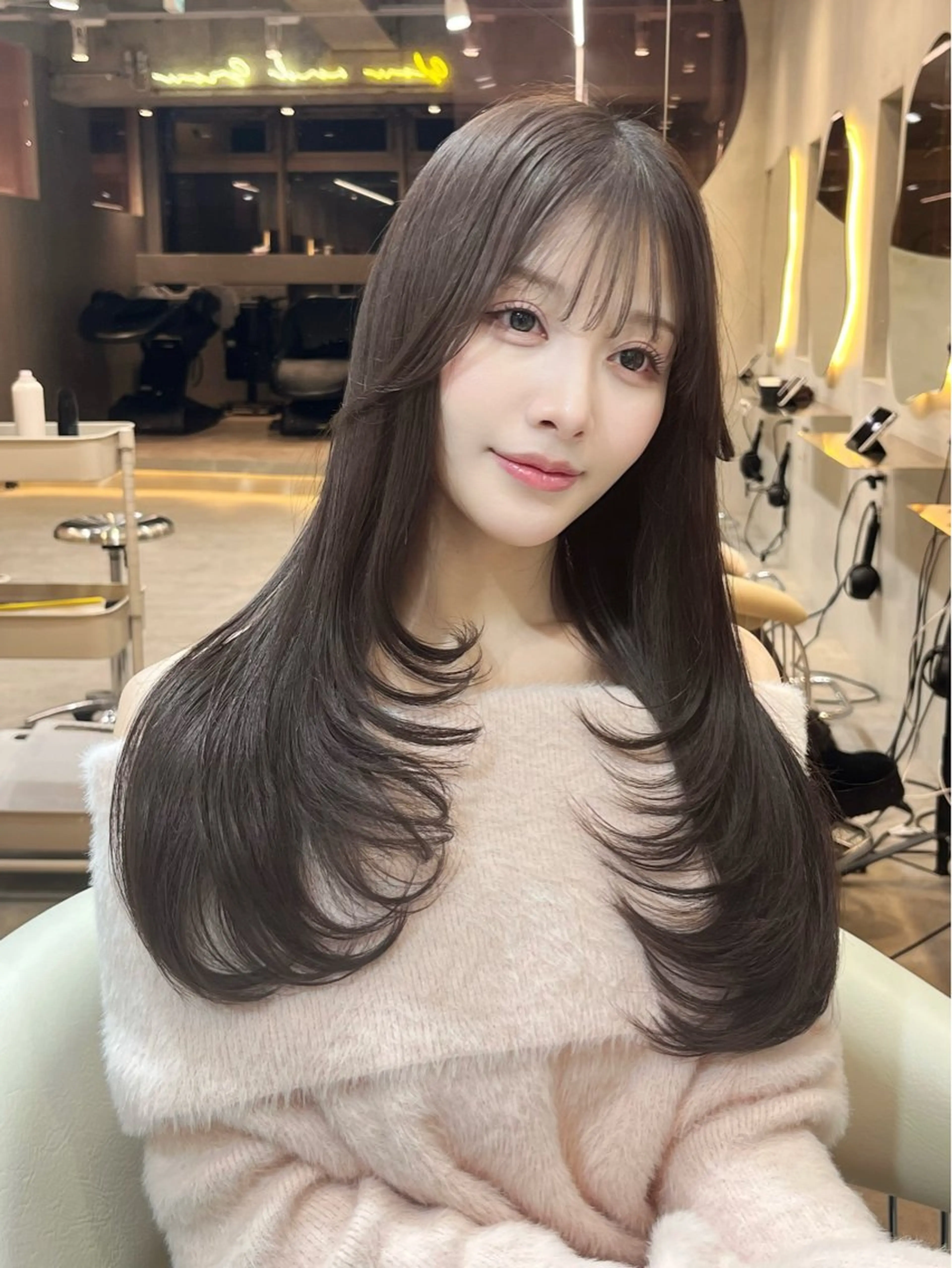 セミロング カラー カット ヘアカラー トリートメント 髪質改善 縮毛矯正 韓国ヘア　柏崎颯刀のヘアスタイル