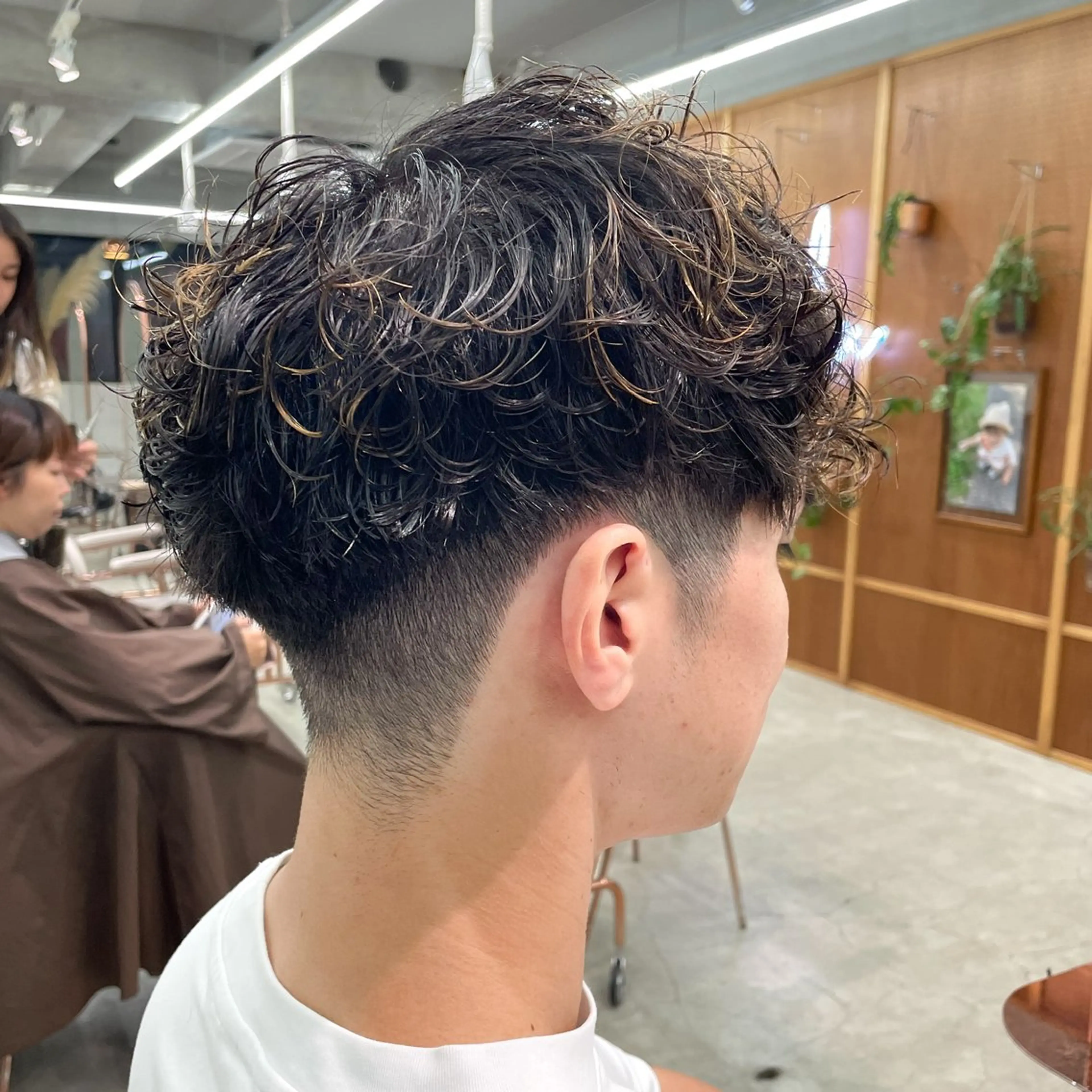 パーマ メンズ スペインカール 【ブリーチ特化】 イマダナツミのヘアスタイル