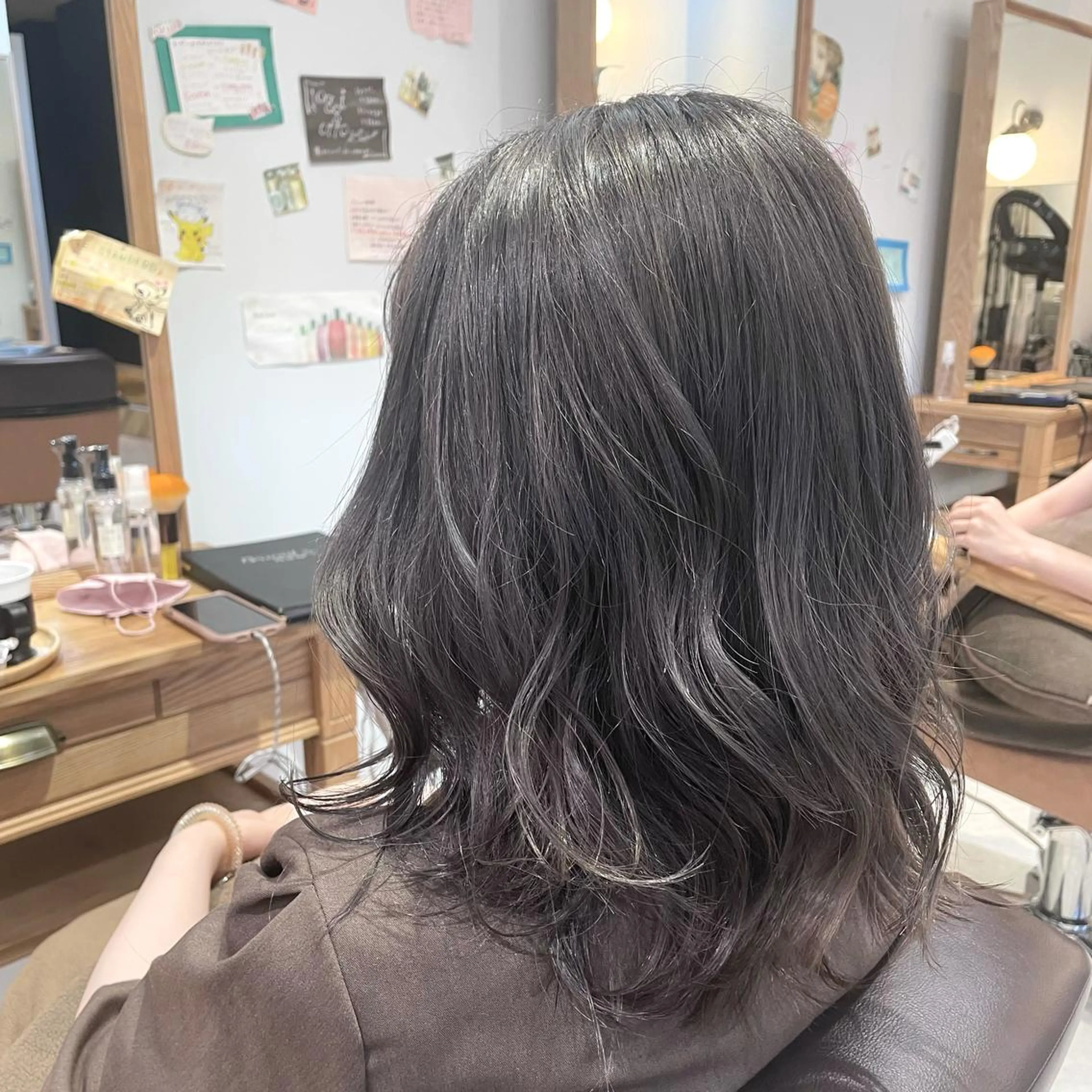 ミディアム カラー ブリーチ グレージュ 心斎橋/ブリーチなし 髪質改善/レイヤーのヘアスタイル