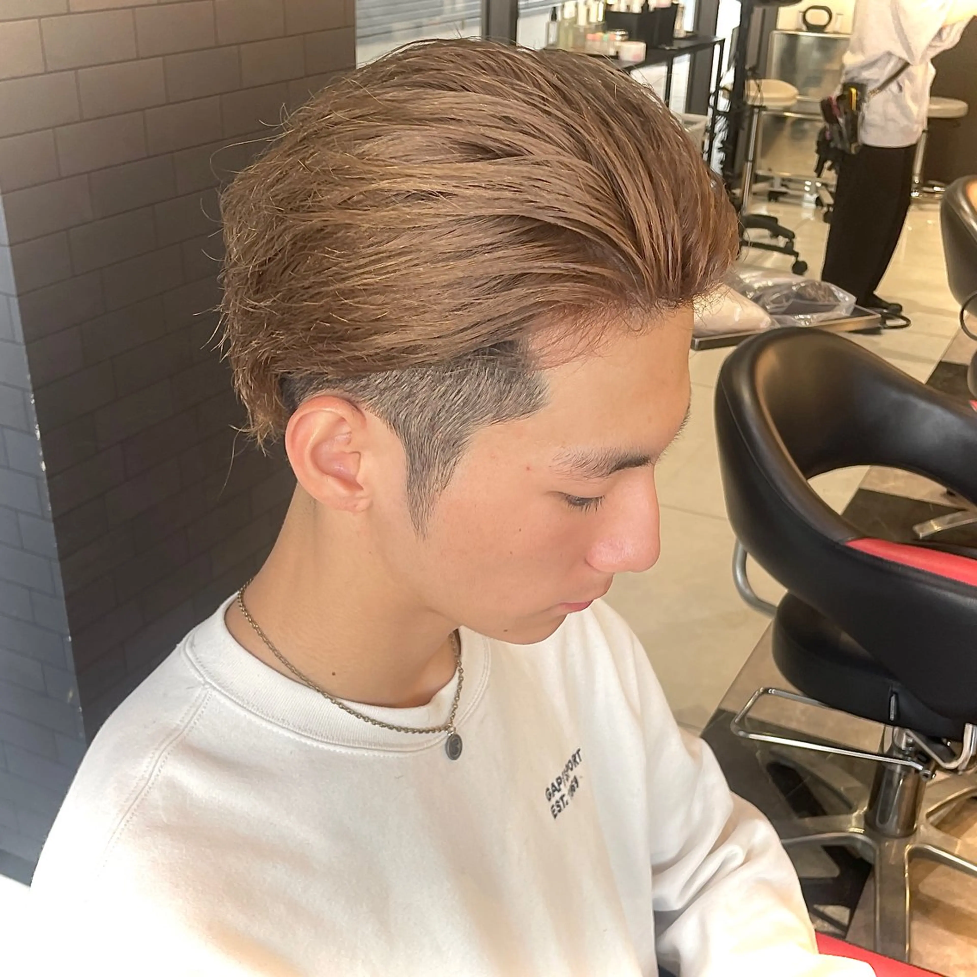 ショート カラー メンズ ベージュカラー カット ヘアカラー メンズヘア特化 崎田 成人のヘアスタイル