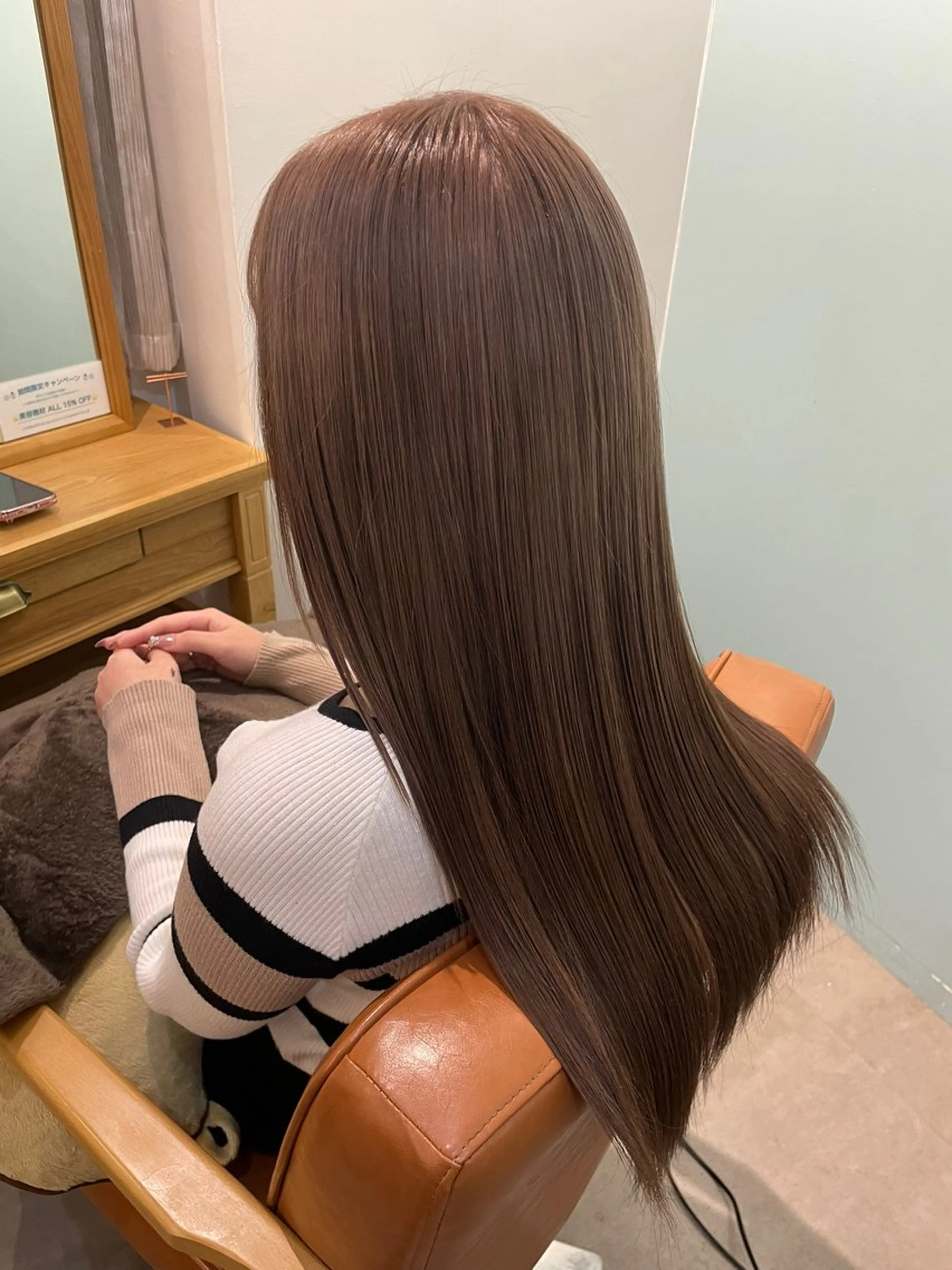 ロング カラー ブリーチ 透明感カラー グレージュ 雨宮花果/国立 透明感カラーのヘアスタイル