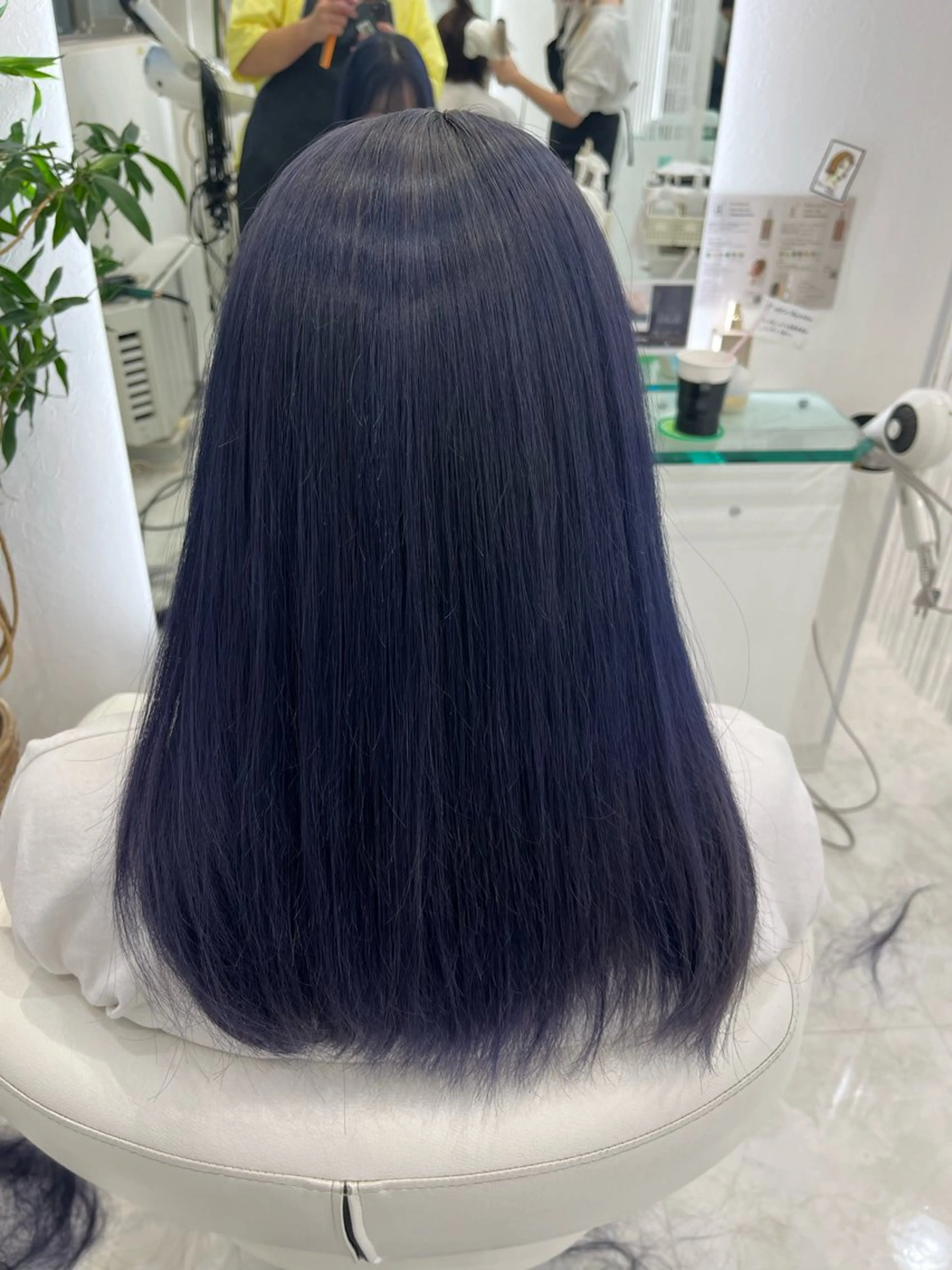 セミロング カラー ブルーカラー ブルーラベンダー ラベンダーカラー ヘアカラー トリートメント 山森 大地のヘアスタイル