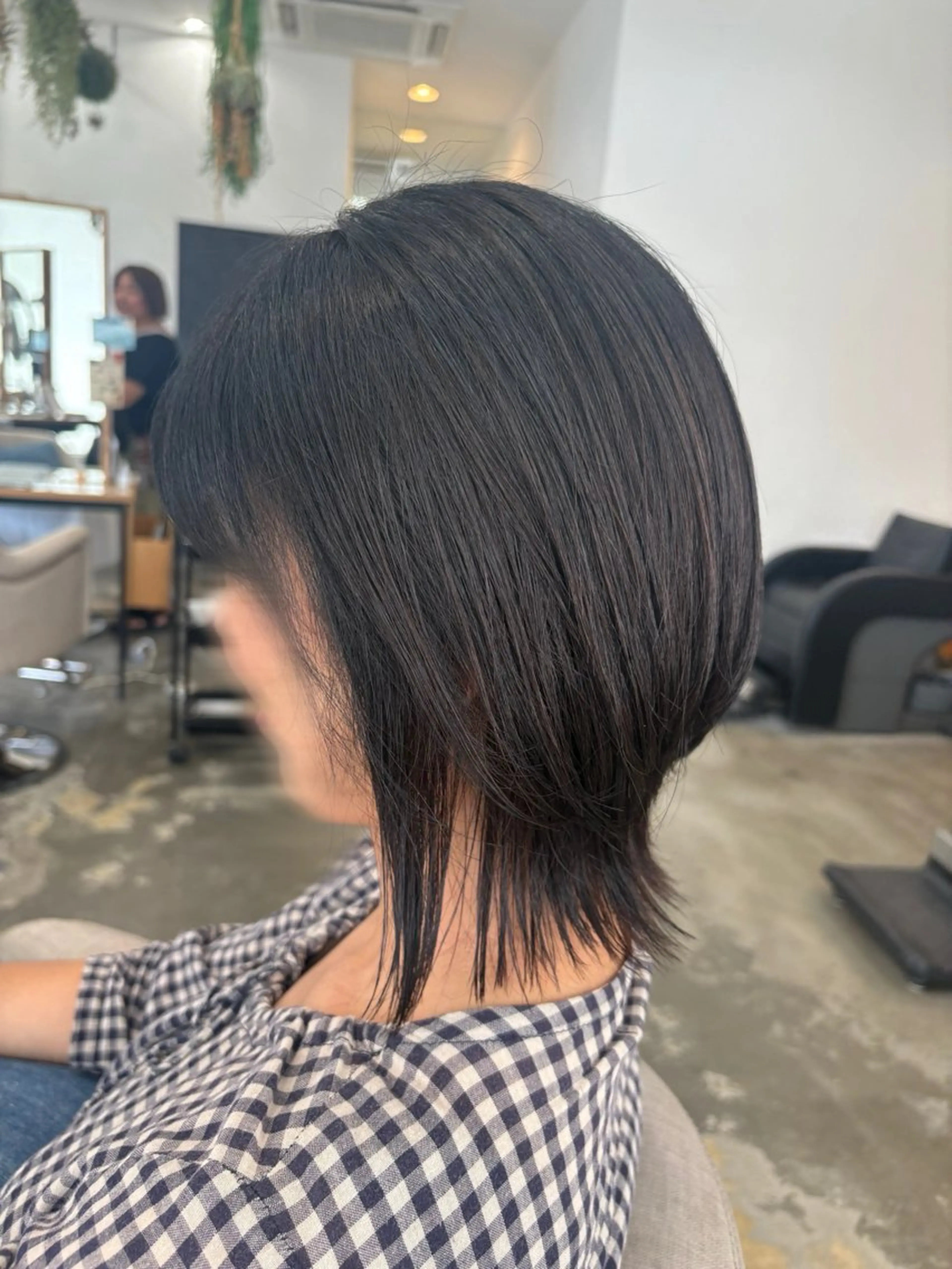 ミディアム レイヤーカット 外ハネヘア ウルフカット BOND hair stage良福寺店所属・新畑 京子のヘアスタイル