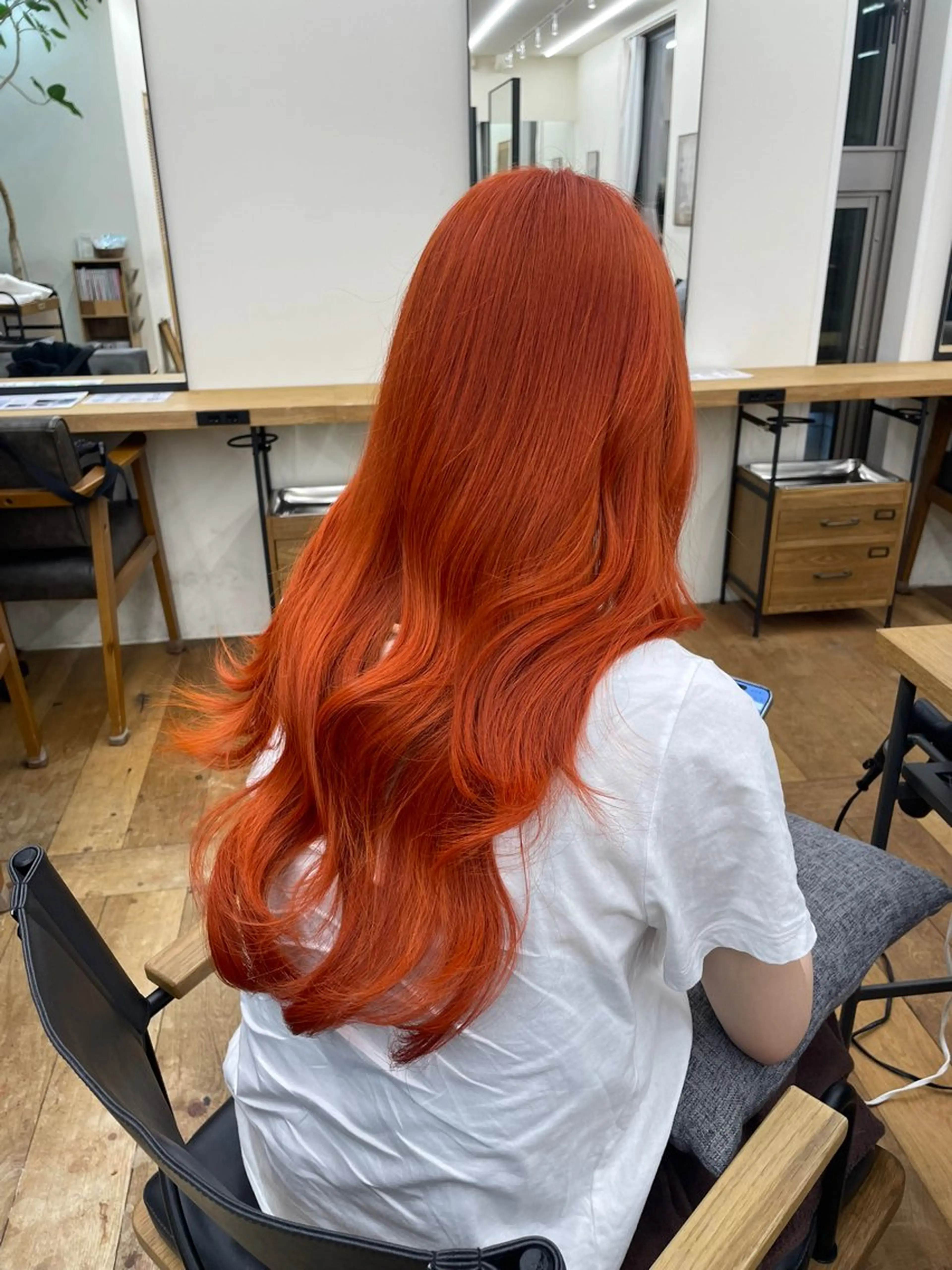 セミロング ブリーチカラー/ 細川はるかのヘアスタイル