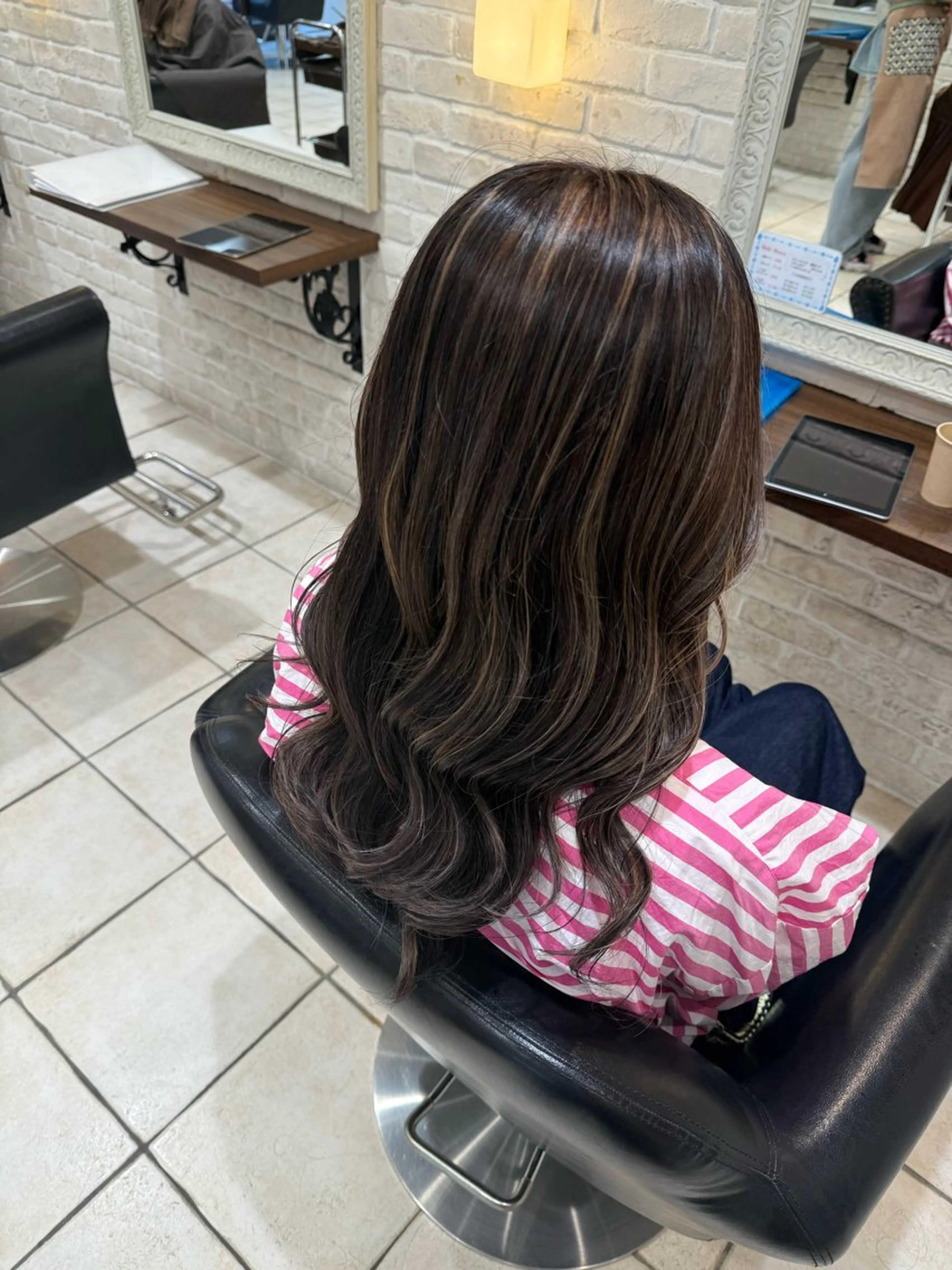 カラー ハイライトカラー ヘアカラー トリートメント 🩵RIKO🩵 透明感カラー🫧のヘアスタイル