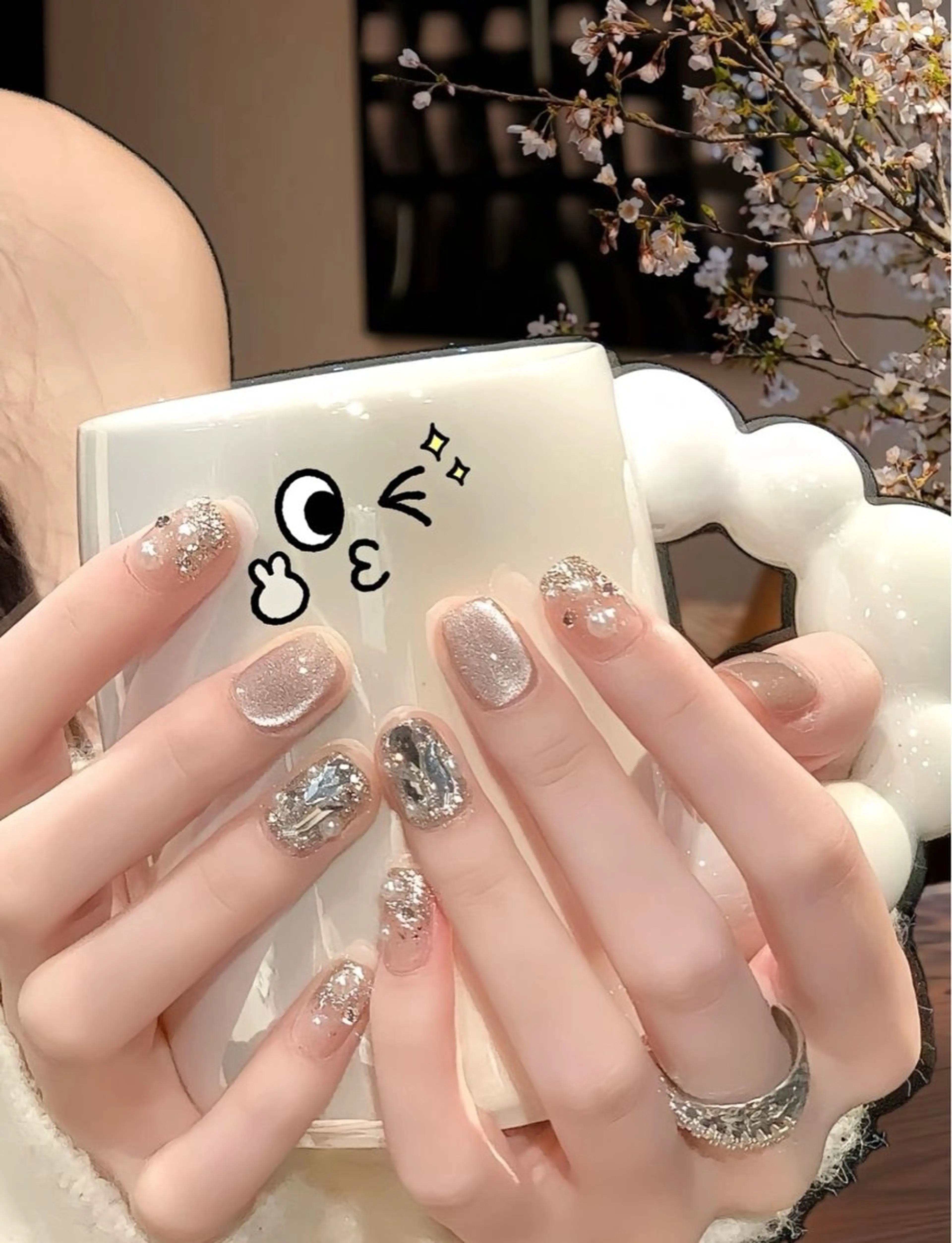 ネイル ハンドネイル キン グミのネイルデザイン