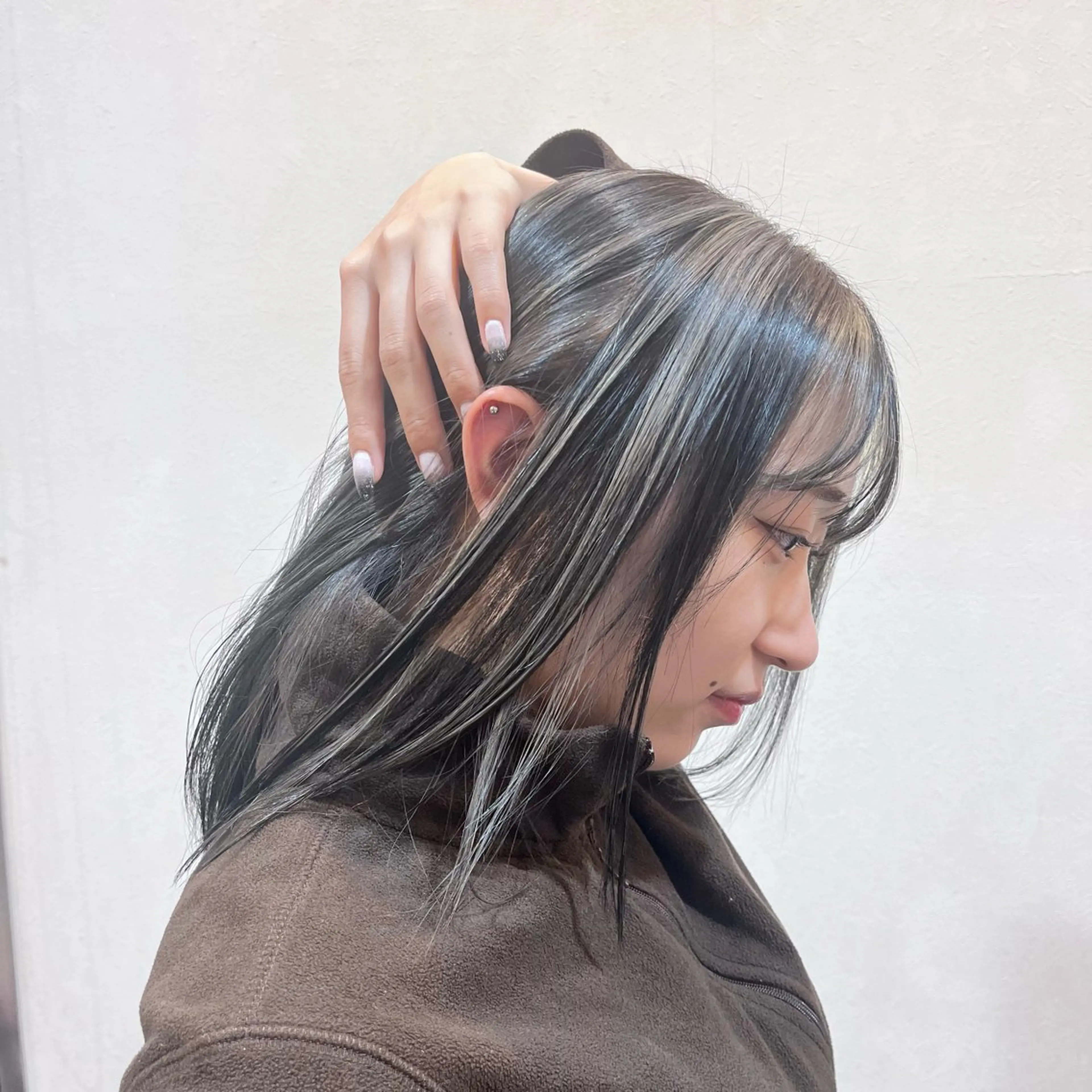 ミディアム ハイライト 韓国風ヘア カット ヘアカラー トリートメント 西 沙菜/トレンド カラー/透明感カラーのヘアスタイル