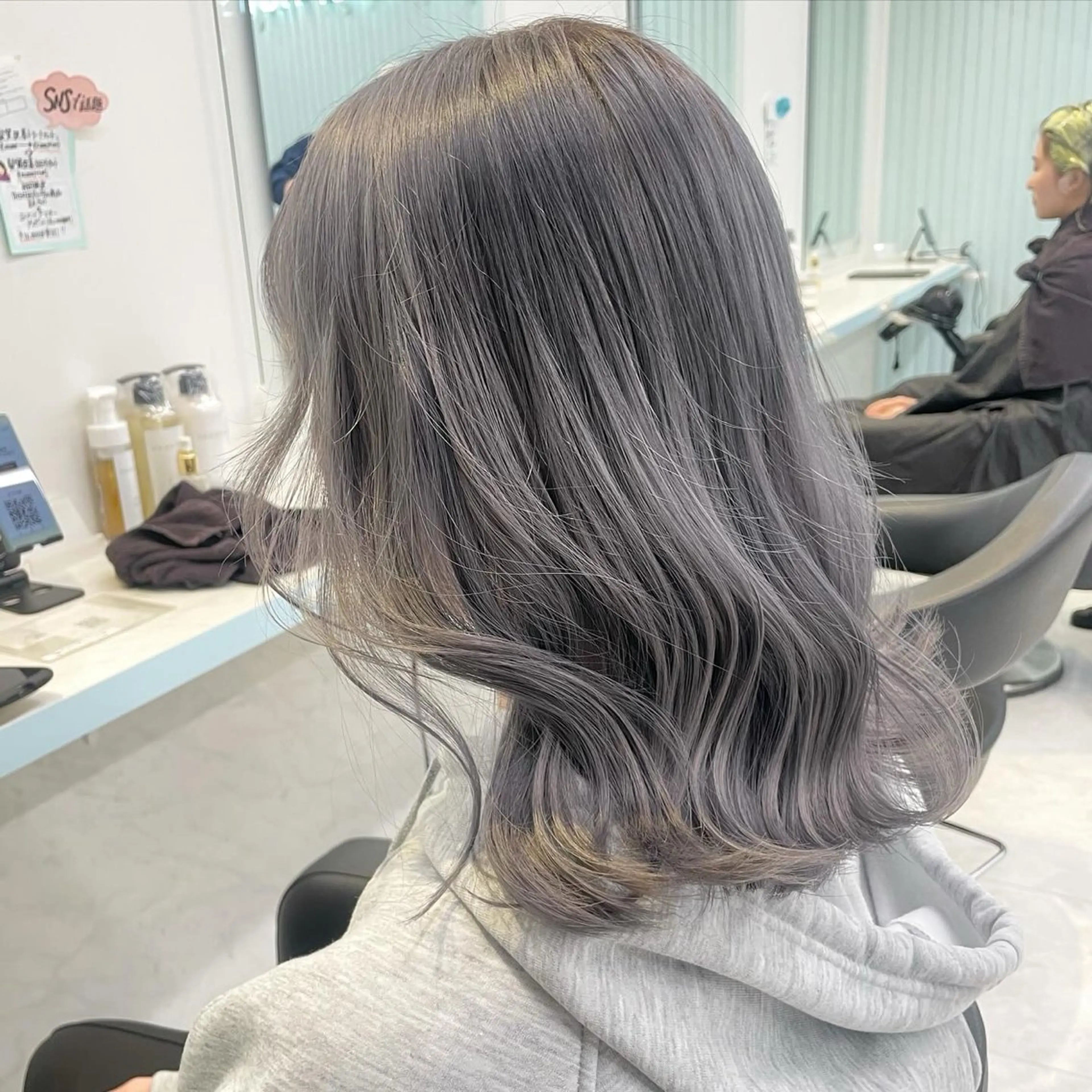 ミディアム カラー ヘアカラー 🩵透明感カラー× 縮毛ボブ🩵ヒナノのヘアスタイル