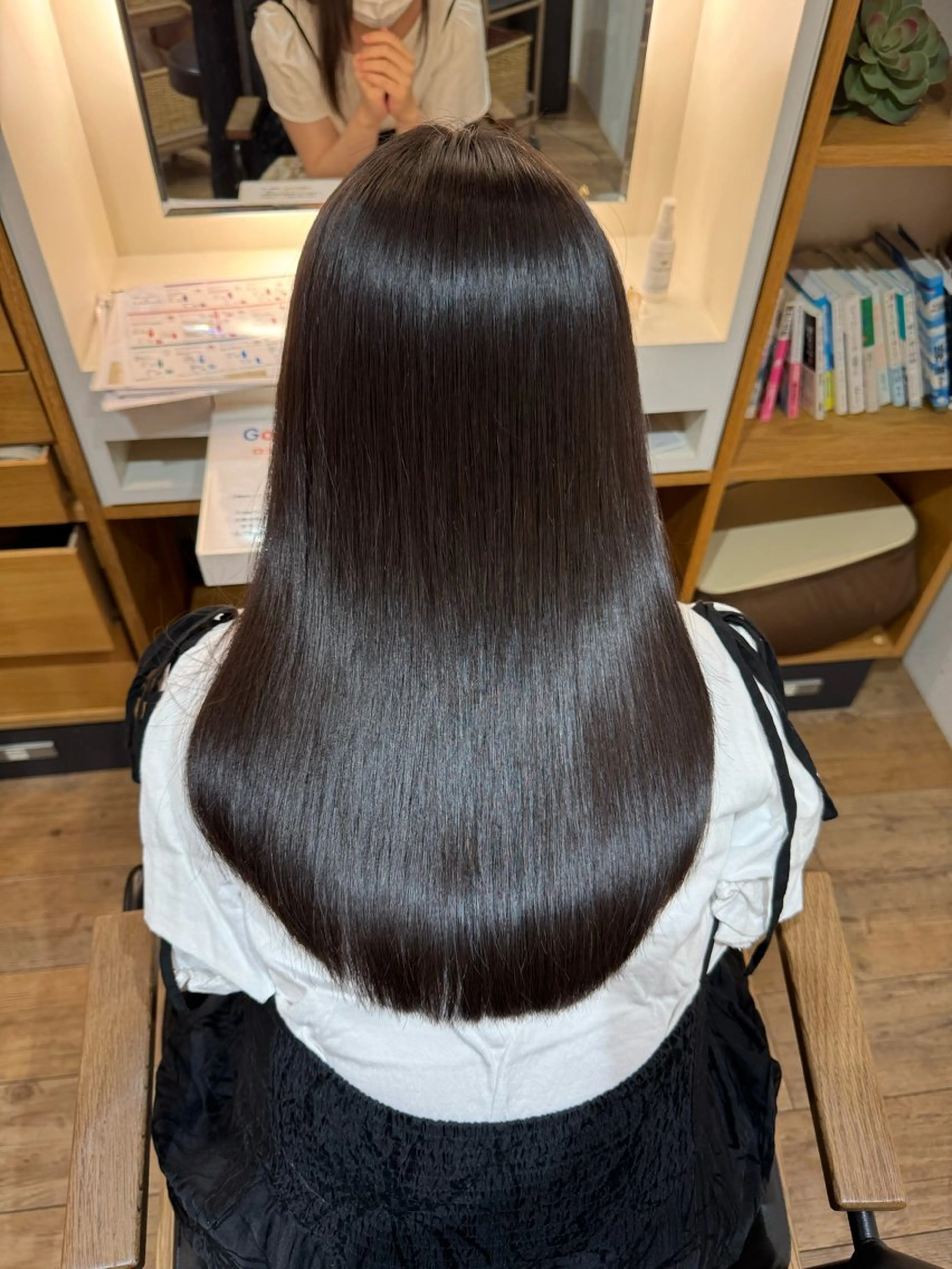 セミロング afloatkobe所属・美髪/髪質改善 川口凌弥のヘアスタイル