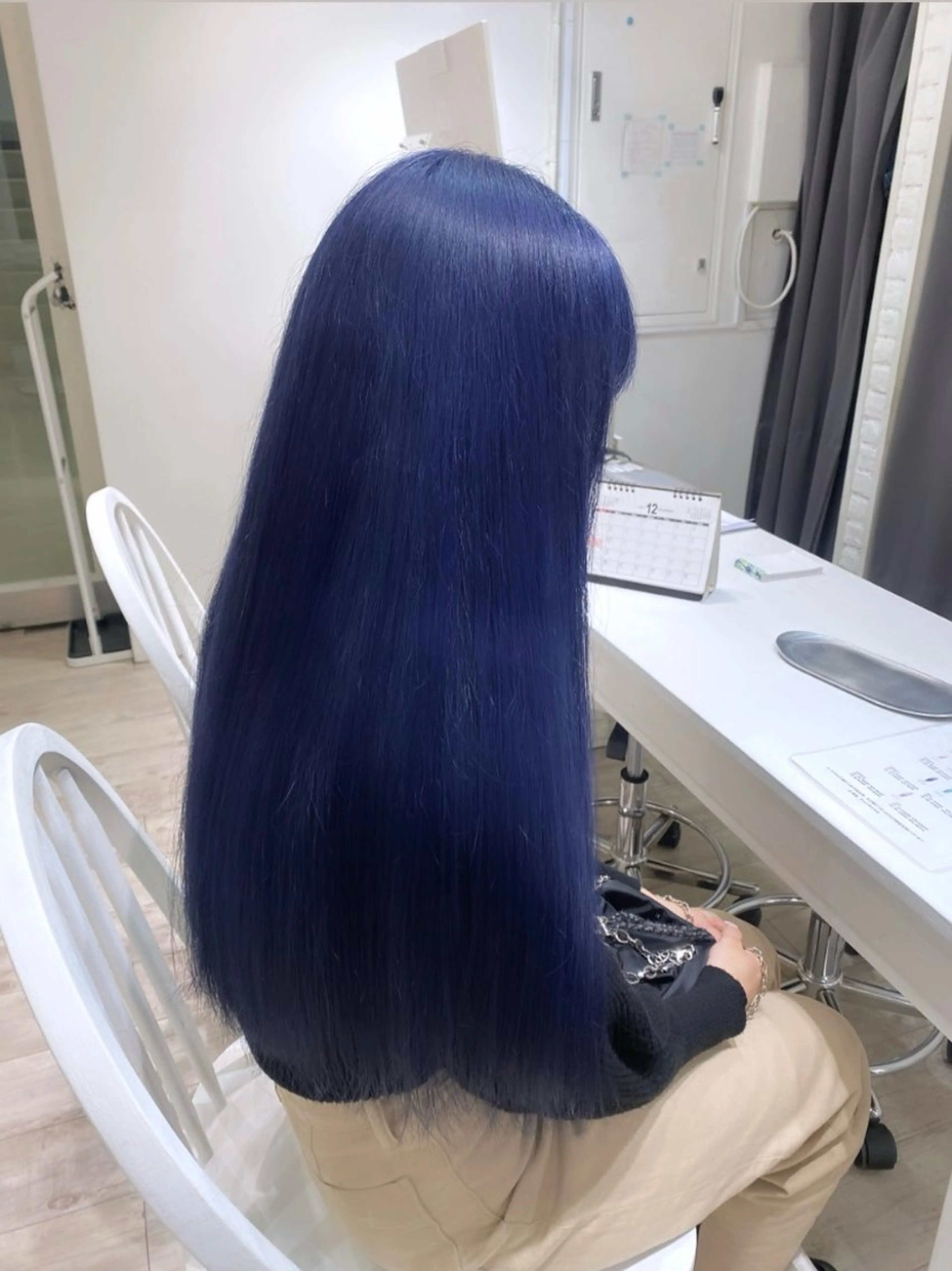 ロング カラー ブリーチ ブロンド ブルーカラー ネイビーカラー シルバー カット ヘアカラー トリートメント Eliss 堀江所属・暖色カラー🎀 門内 梨真のヘアスタイル