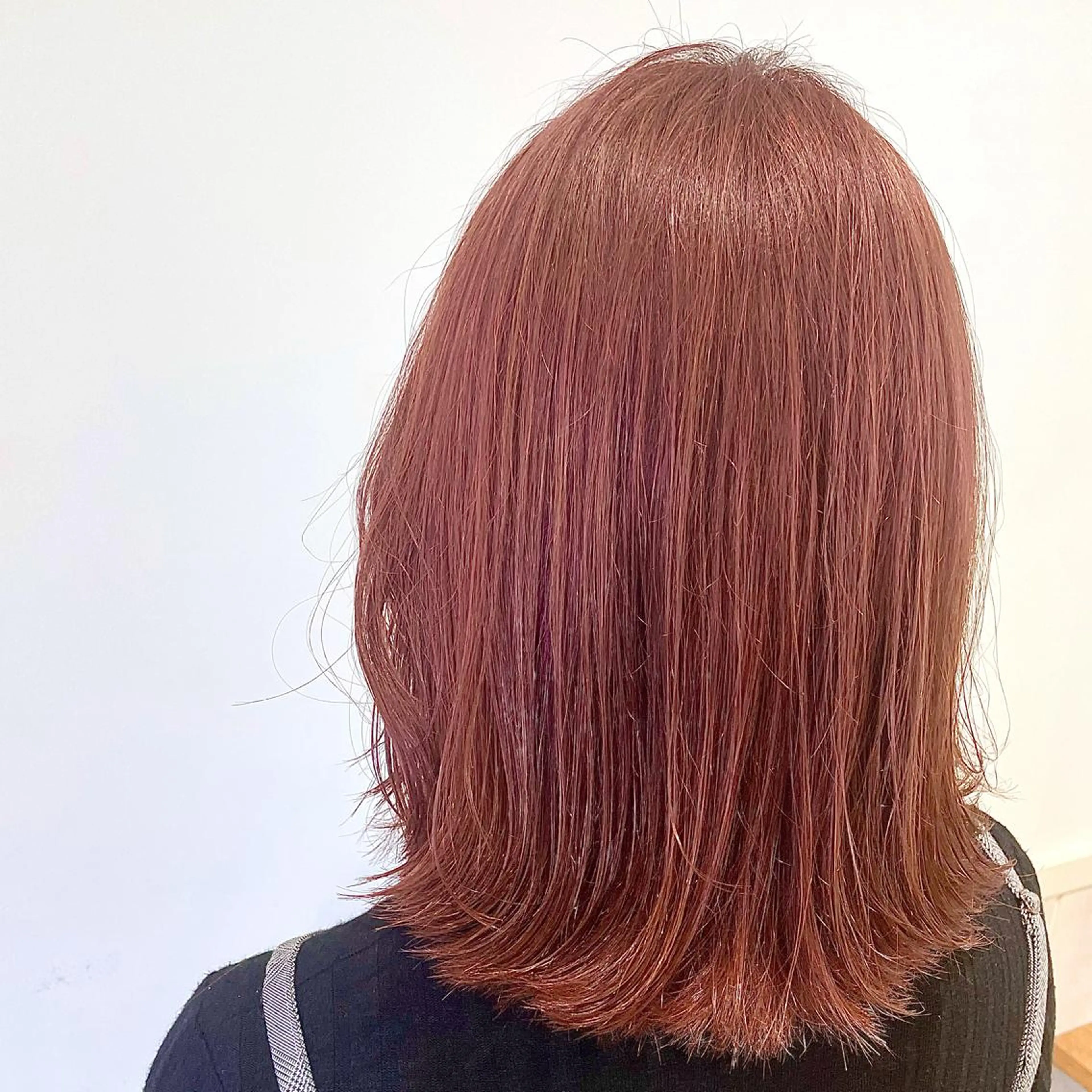 ミディアム カラー スナコザワ レナのヘアスタイル