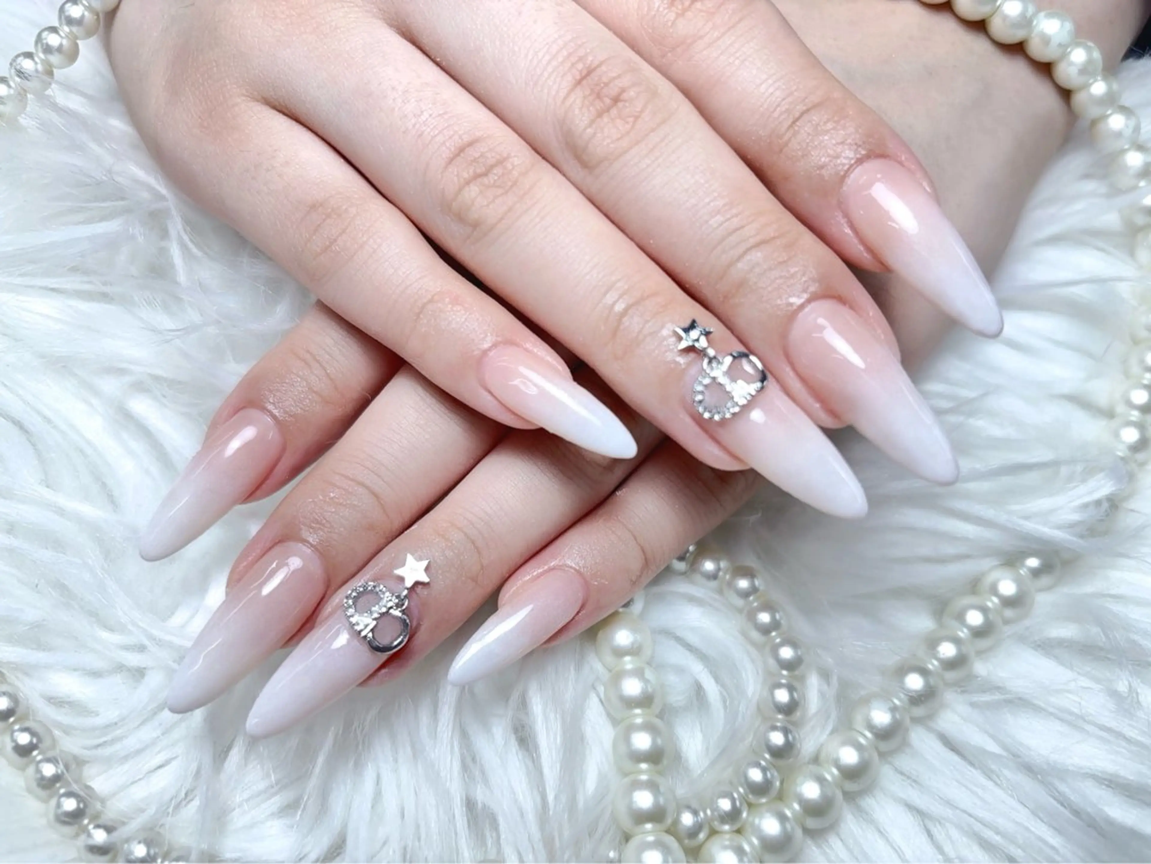ネイル 長さ出し フレンチネイル ジェルネイル ガラスフレンチ 韓国ネイル For U nail スカルプ専門店のネイルデザイン