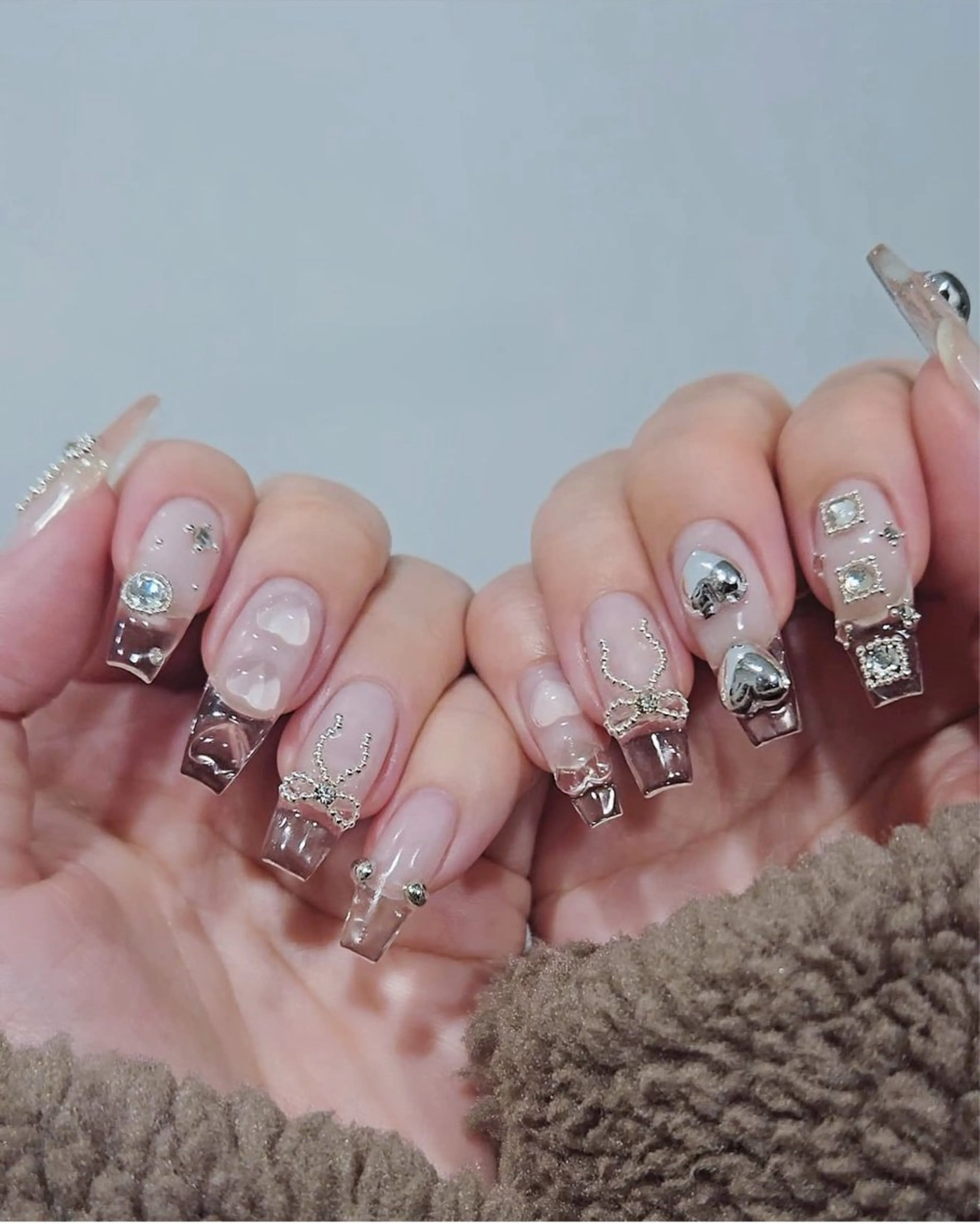 ネイル アニマル柄 オーロラネイル チークネイル フラッシュネイル ジェルネイル ハンドネイル Lina所属・Lina Nail Salonのネイルデザイン