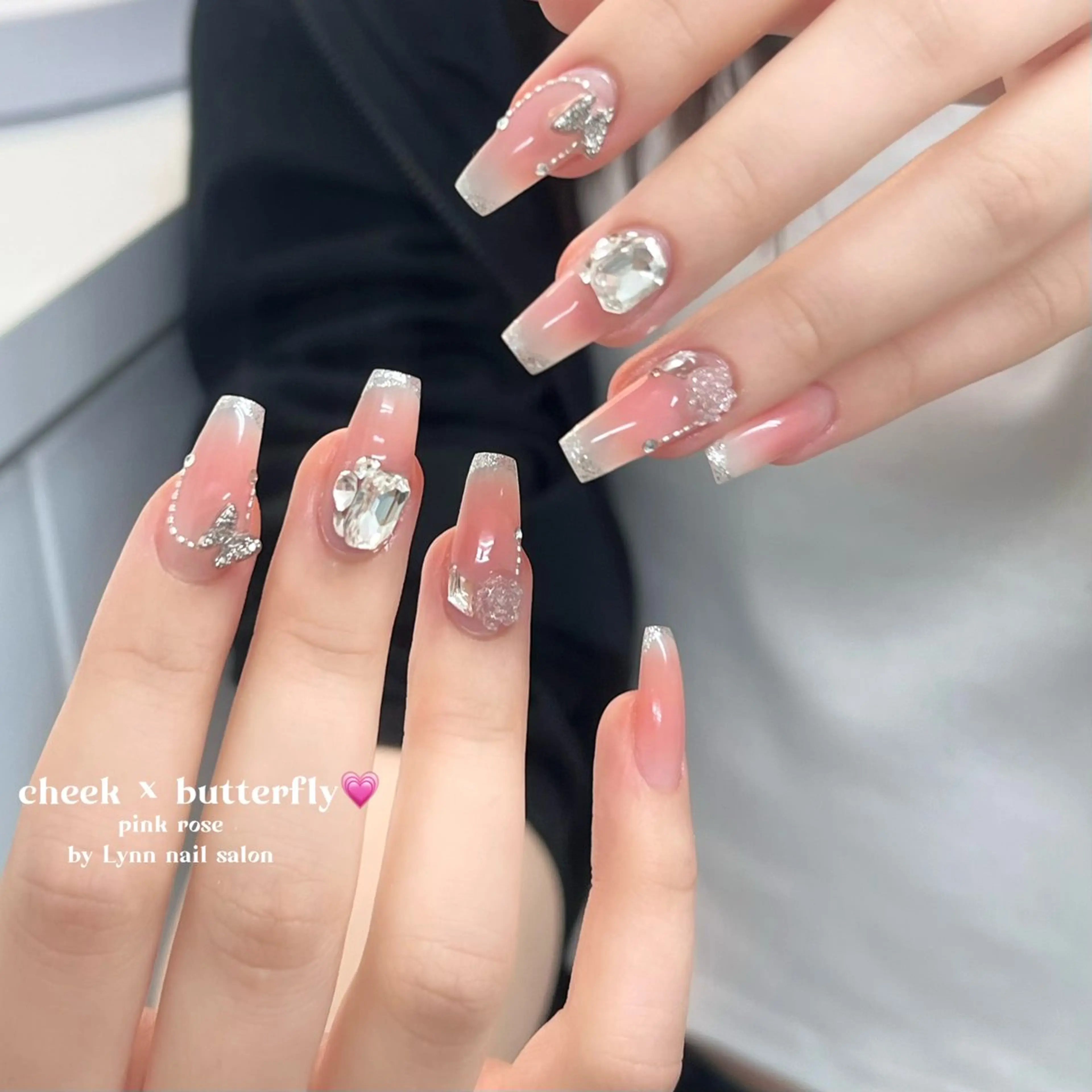 ネイル チークネイル ハンドネイル Lynn_ Nailのネイルデザイン