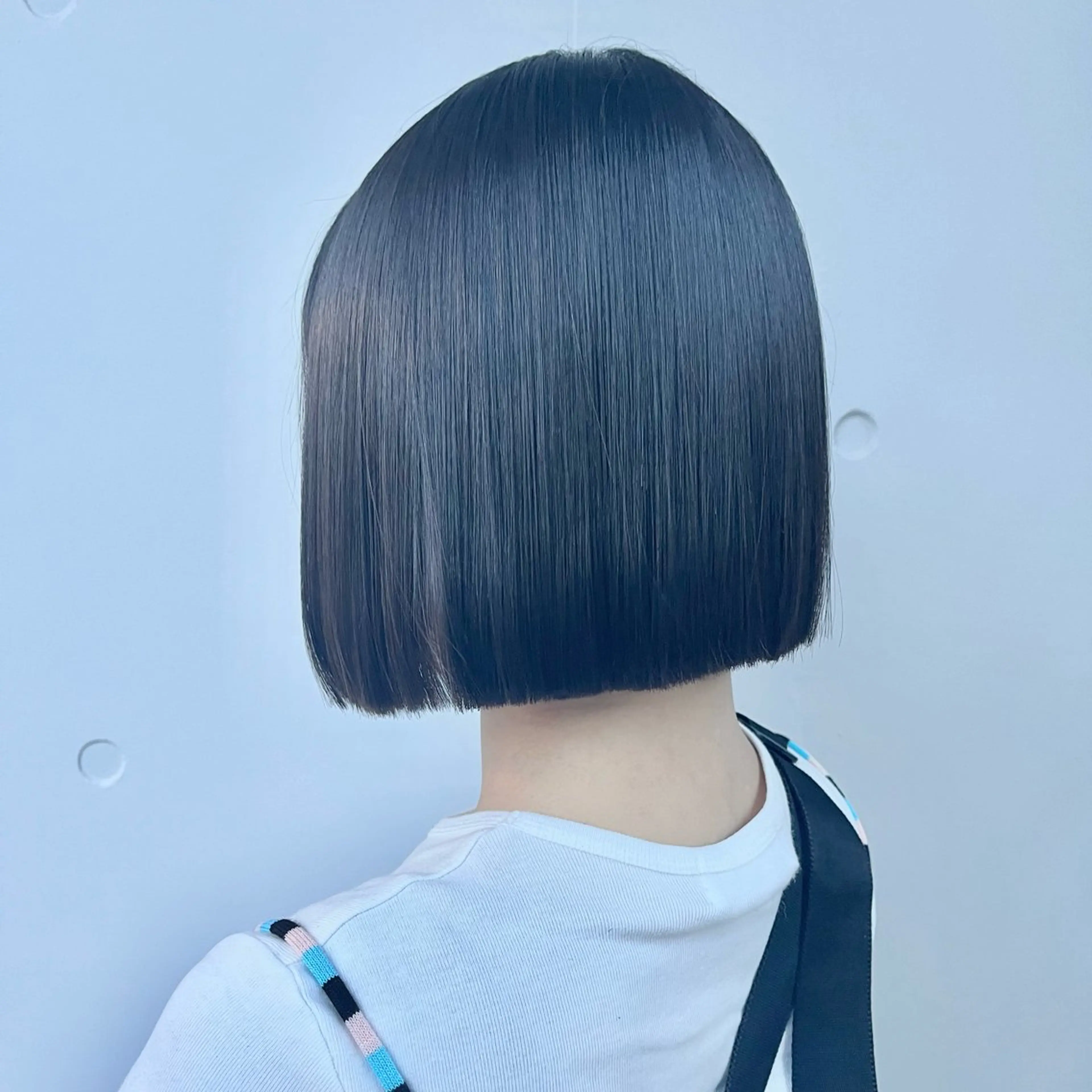 ショート カラー 黒髪 ブルーカラー ブルーブラック ボブ トリートメント カット 藤澤 夏実/インナーカラーのヘアスタイル
