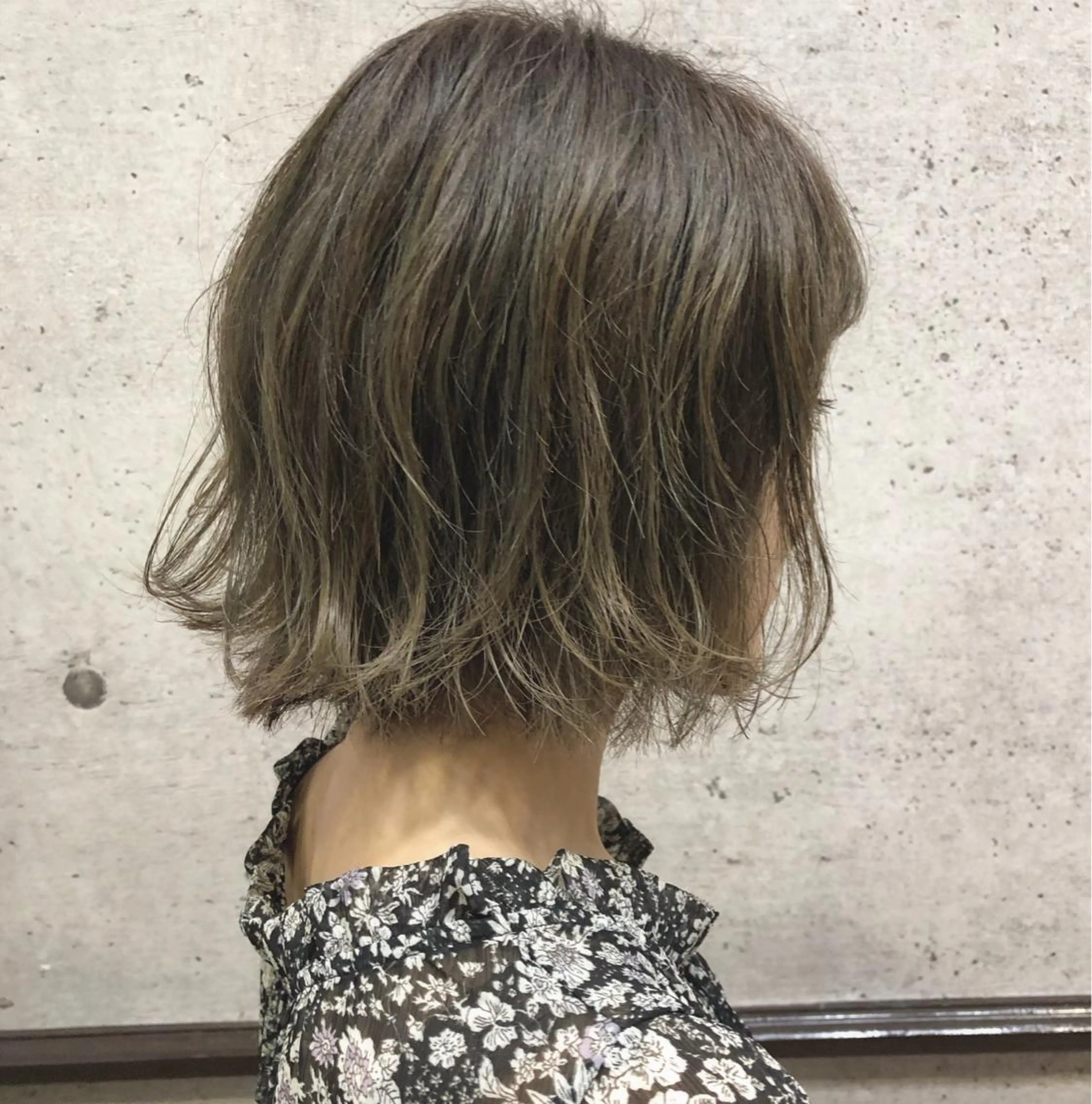 ショート カラー ハイライトカラー ハイライト 江原 彩華のヘアスタイル