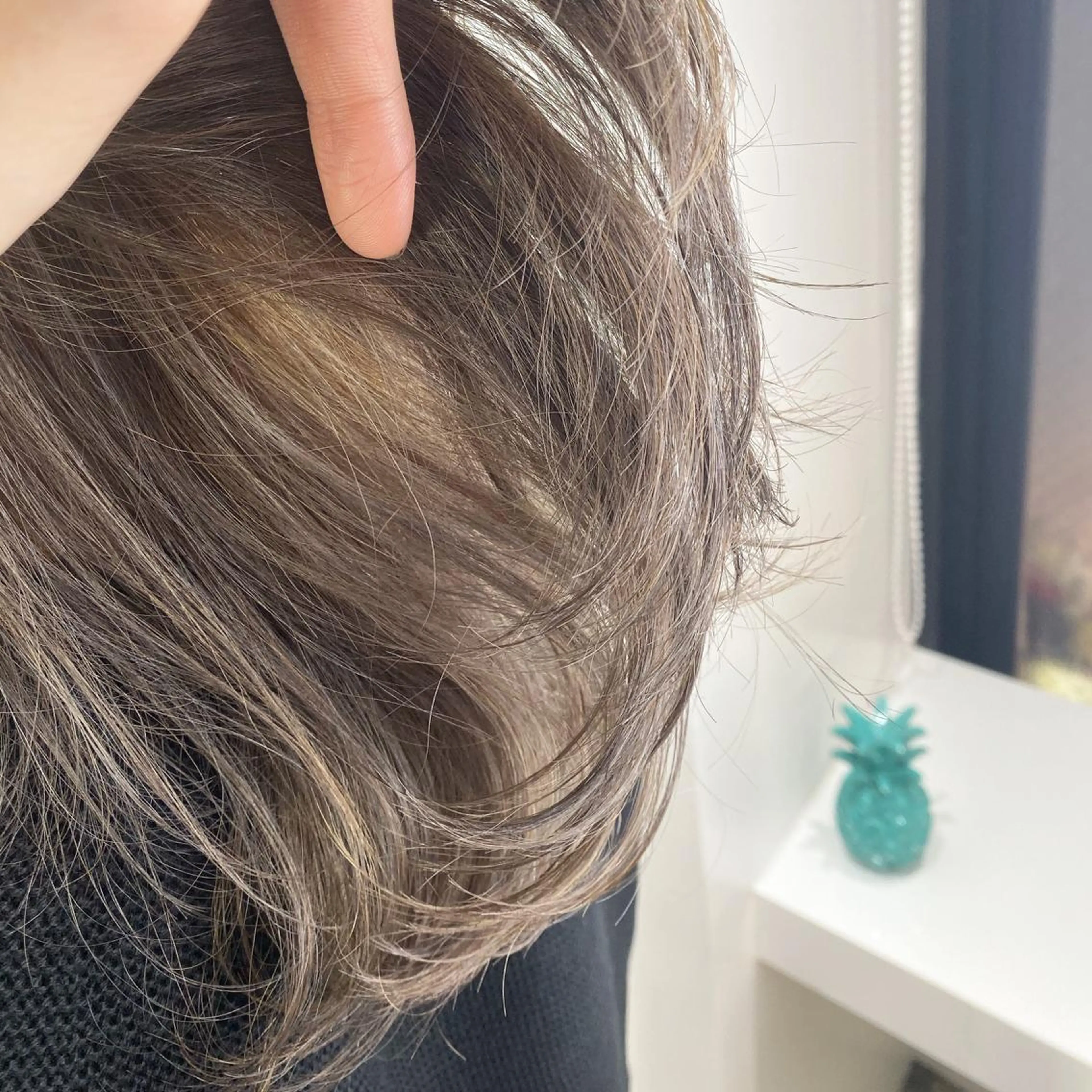 セミロング カット ヘアカラー トリートメント 海外デザイン🇺🇸 石渡諒太のヘアスタイル