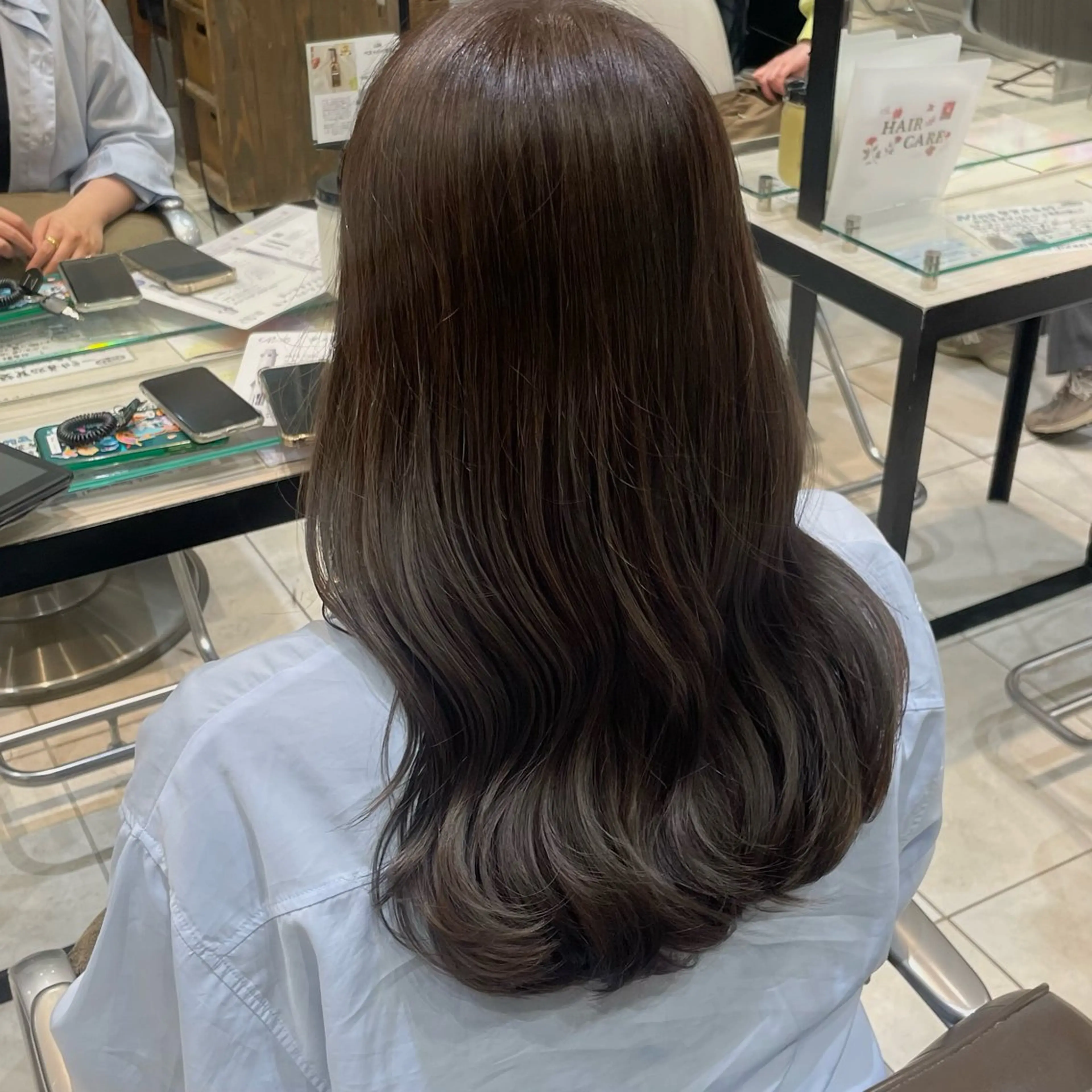 ロング カット ヘアカラー トリートメント 🩶赤み消しカラー 🐈‍⬛荻野美思🐾のヘアスタイル